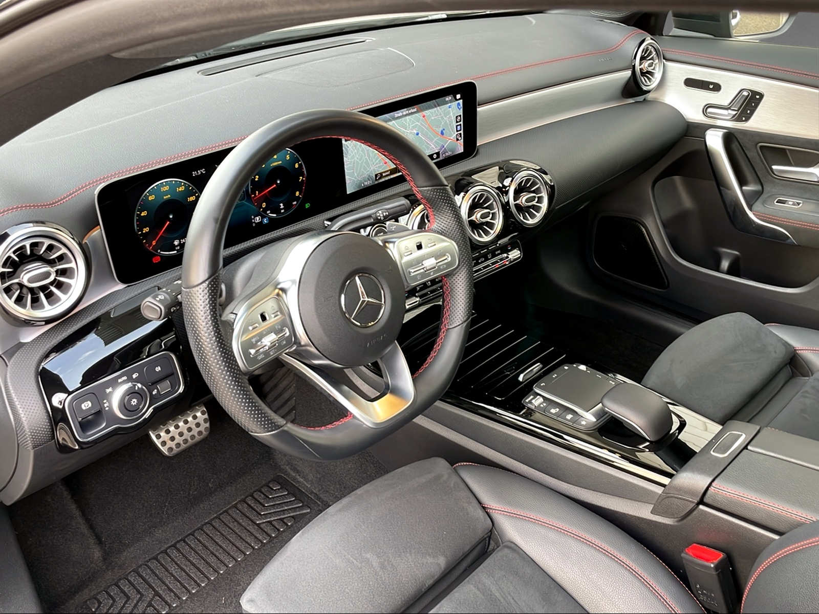 MERCEDES-BENZ CLA-Klasse X118 Shooting Brake CLA 200 AMG Line - 9