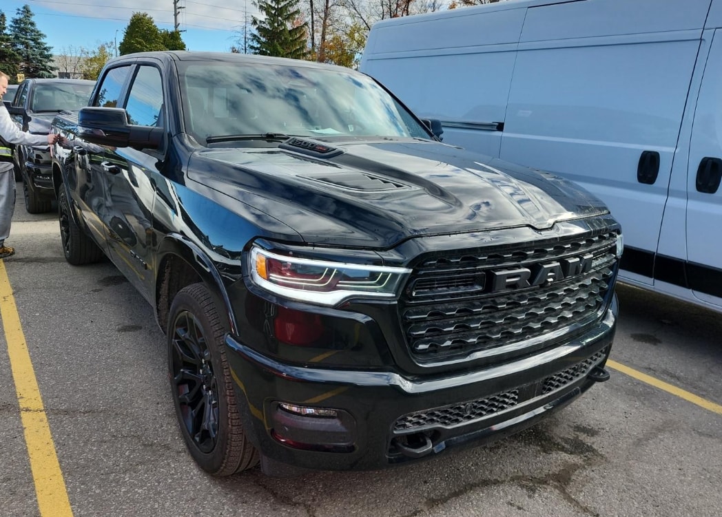 DODGE RAM 1500 Limited Crew Cab 3.0l Hurricane 540 PS