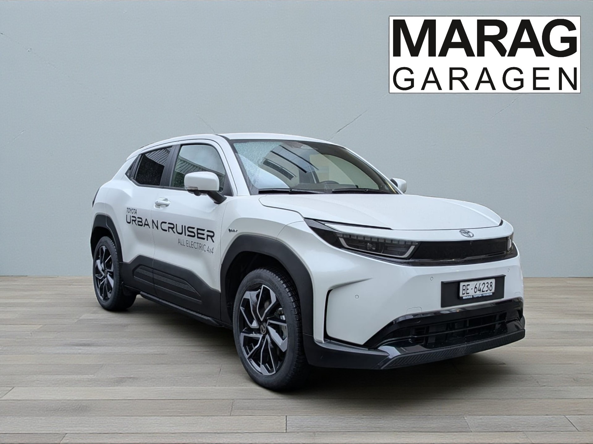 TOYOTA Urban Cruiser 61 kWh Premium AWD - 7