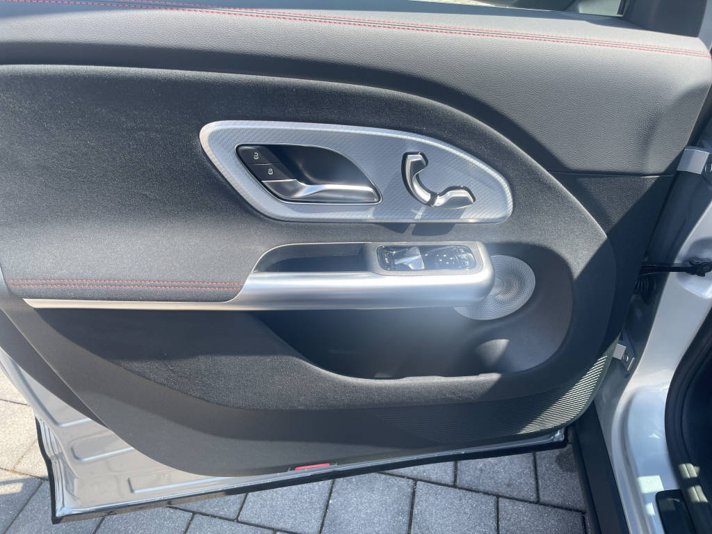 MERCEDES-BENZ GLB 220 4Matic 8G-Tronic - 13