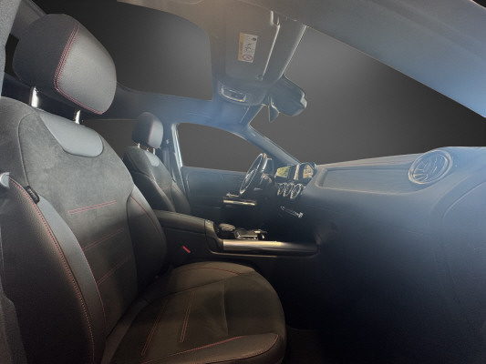 MERCEDES-BENZ EQA 350 AMG Line 4Matic - 12