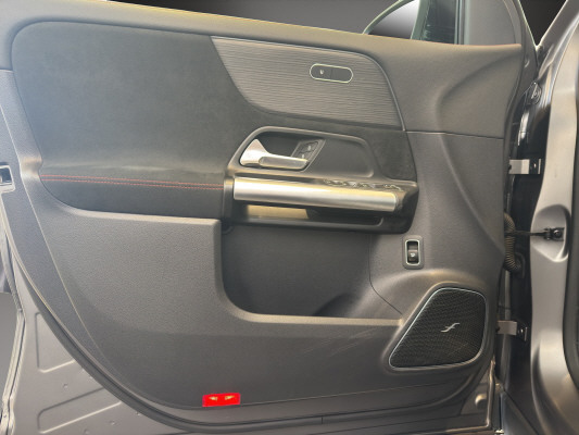 MERCEDES-BENZ EQA 350 AMG Line 4Matic - 10