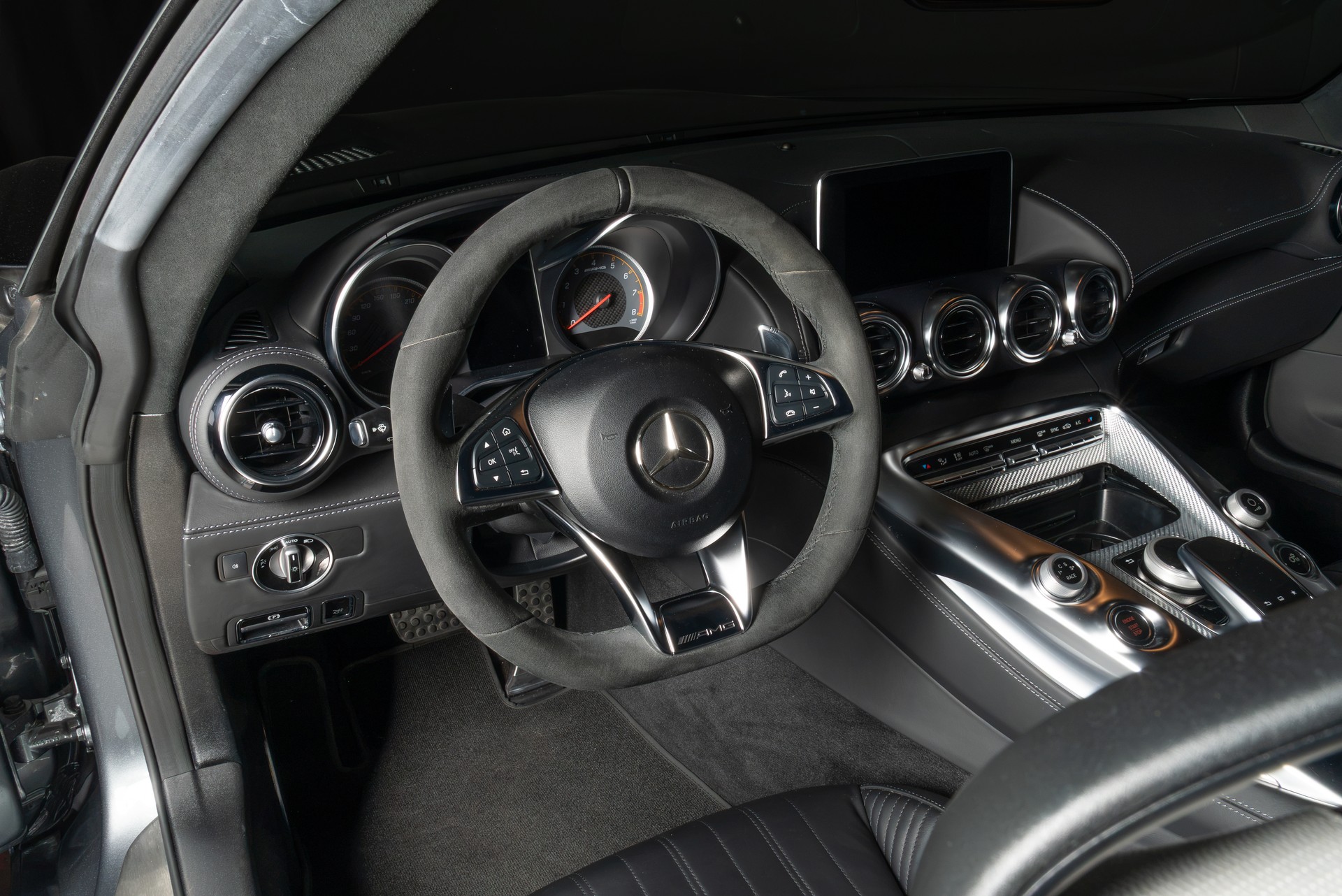 MERCEDES-BENZ AMG GT S Speedshift DCT - 14