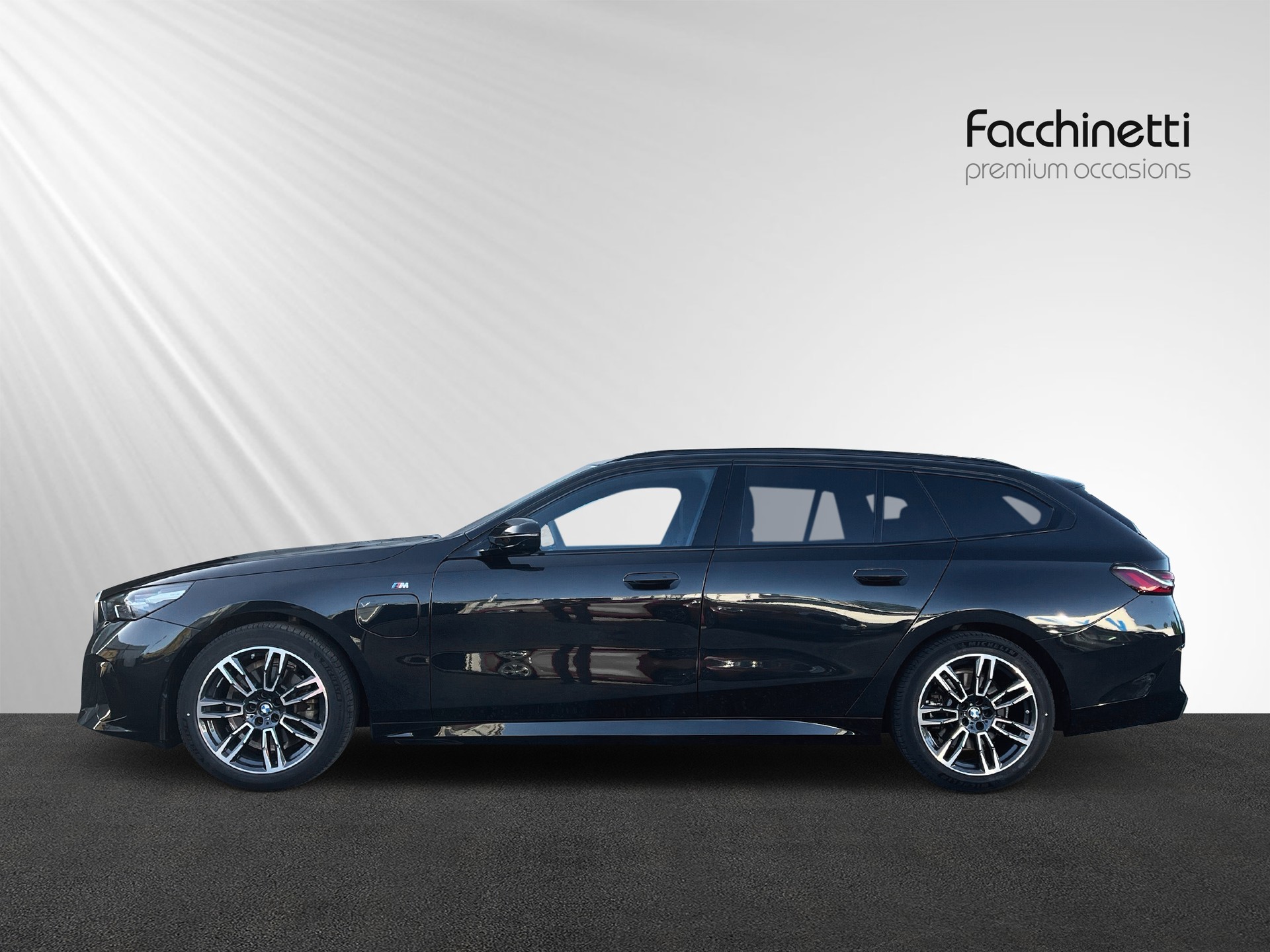 BMW 530e xDrive Touring M Sport Steptronic - 2