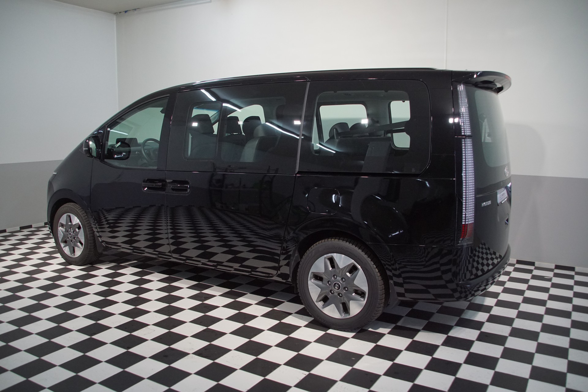 HYUNDAI Staria Premium 1.6 T-GDi HEV Vertex A *swiss* - 7
