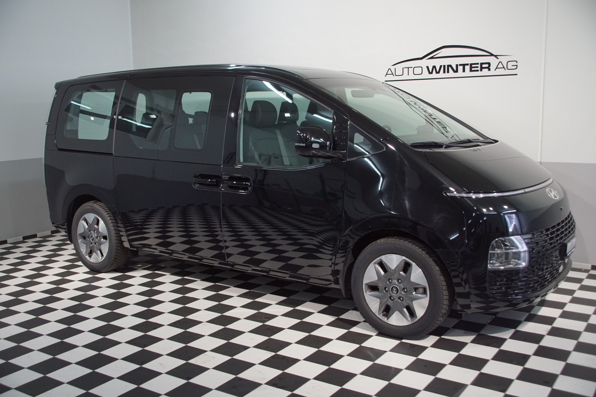 HYUNDAI Staria Premium 1.6 T-GDi HEV Vertex A *swiss* - 4