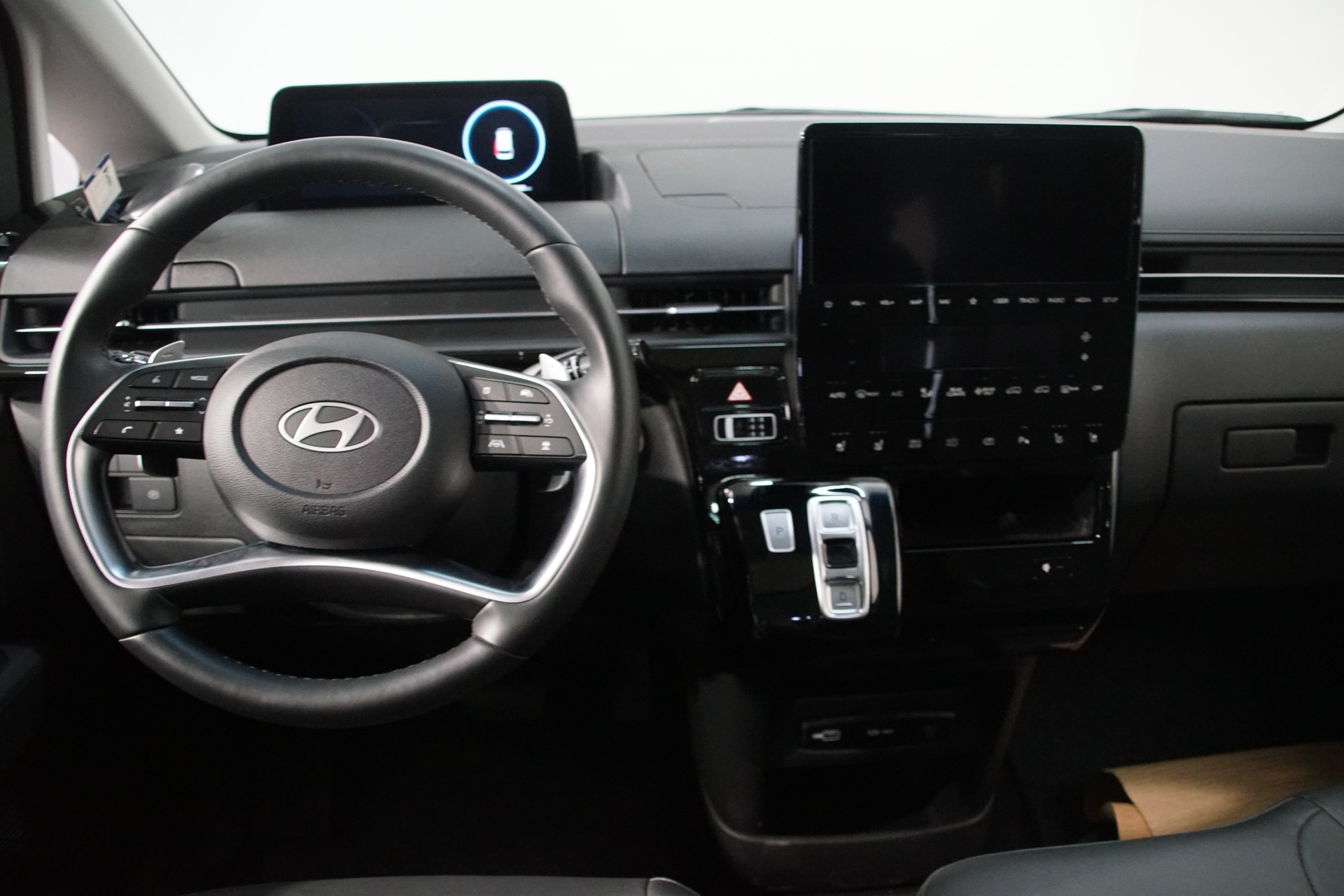 HYUNDAI Staria Premium 1.6 T-GDi HEV Vertex A *swiss* - 10