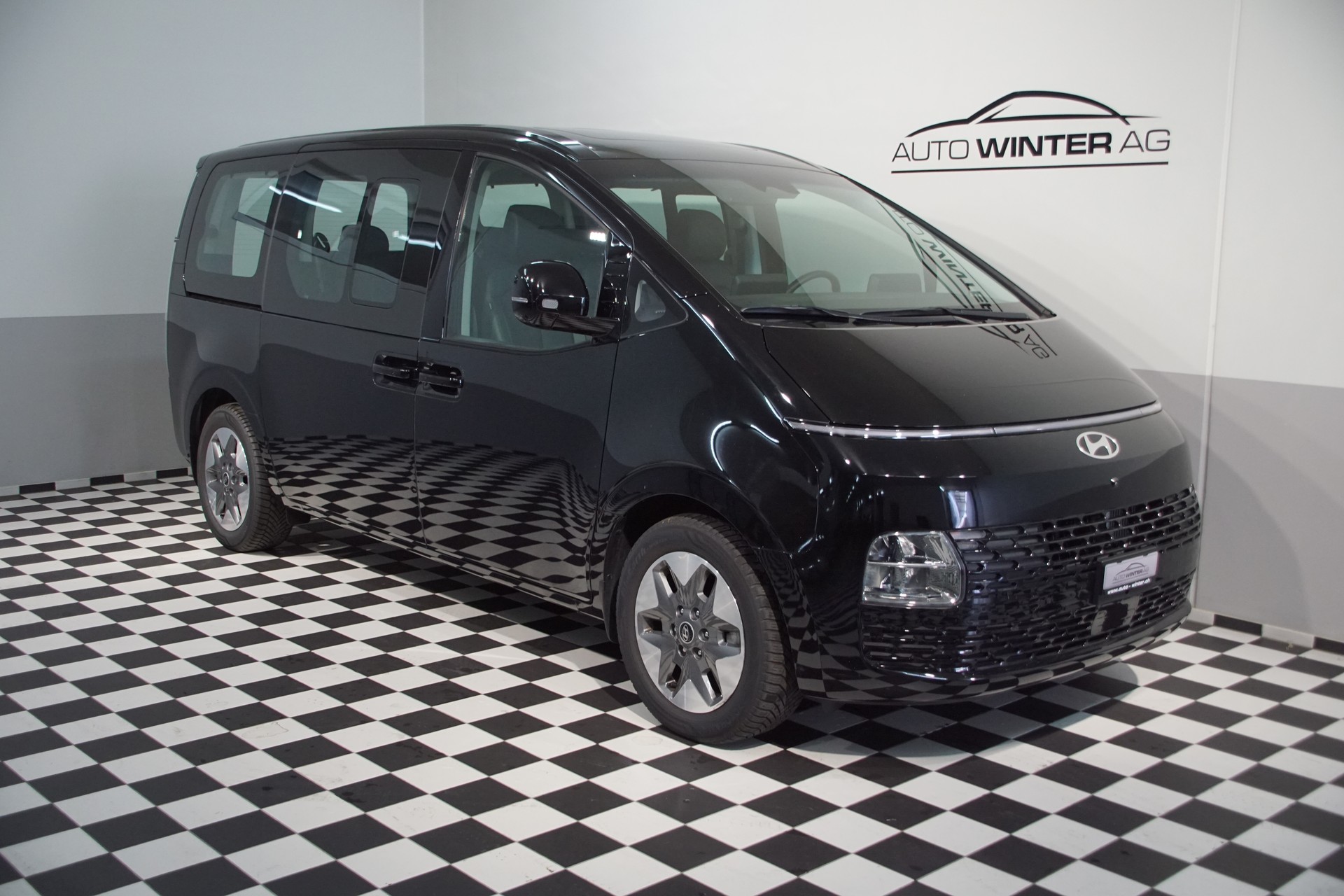 HYUNDAI Staria Premium 1.6 T-GDi HEV Vertex A *swiss* - 2