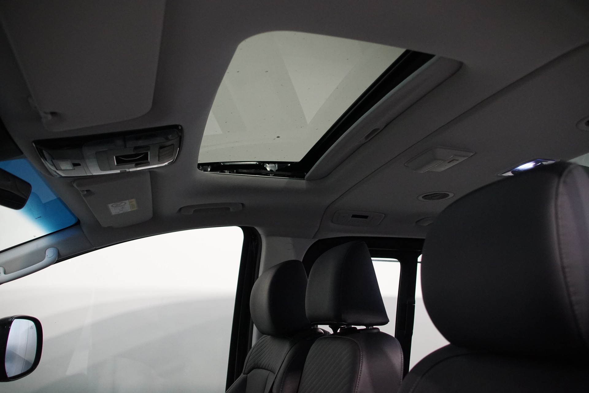 HYUNDAI Staria Premium 1.6 T-GDi HEV Vertex A *swiss* - 13