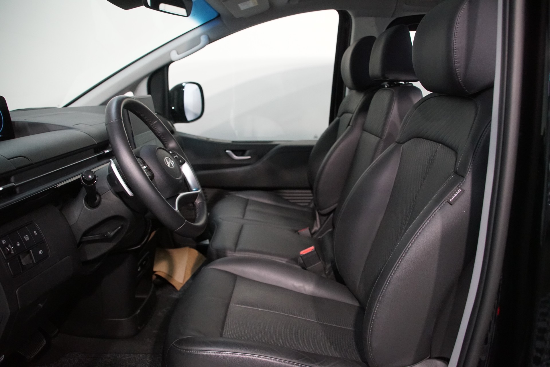 HYUNDAI Staria Premium 1.6 T-GDi HEV Vertex A *swiss* - 12