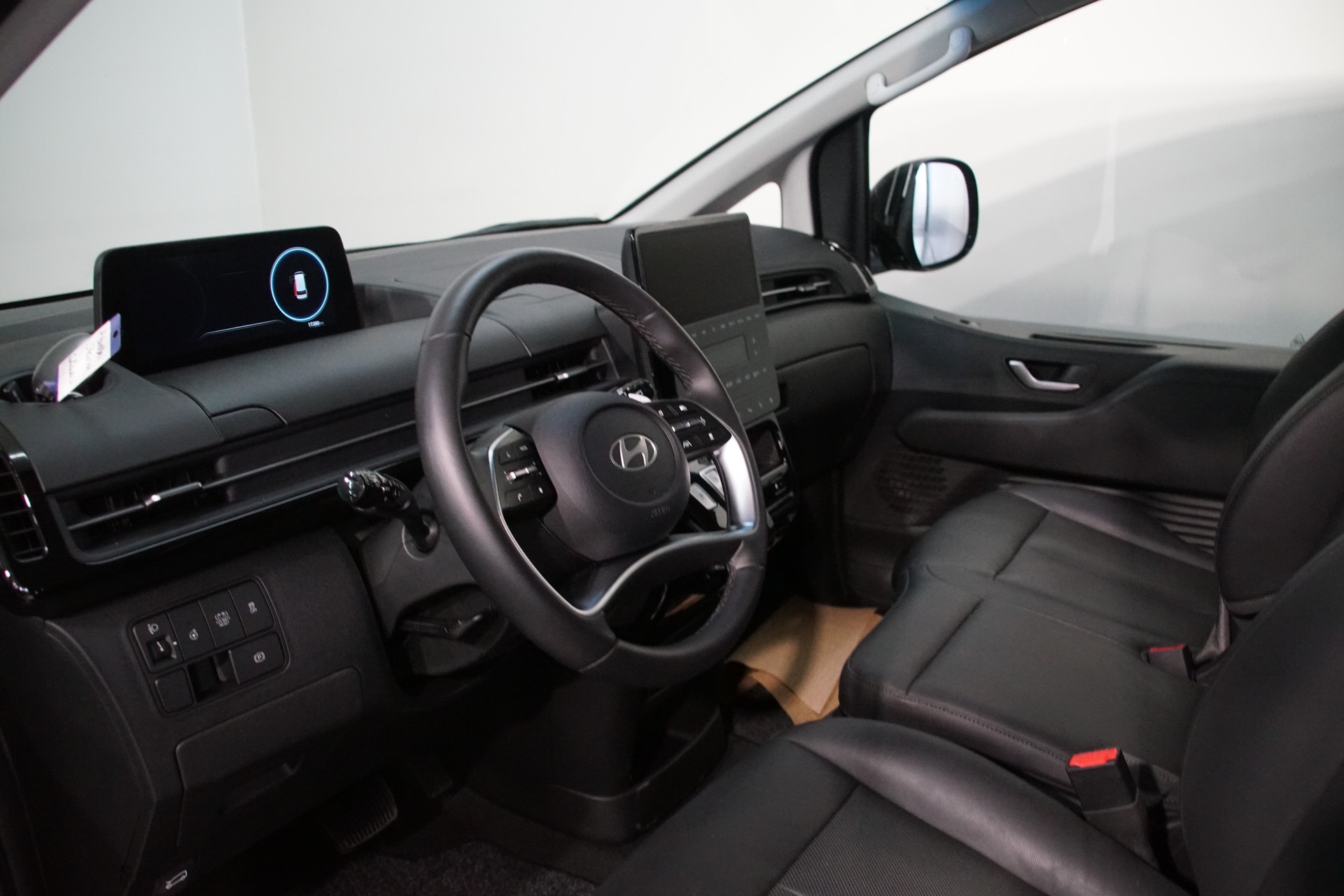 HYUNDAI Staria Premium 1.6 T-GDi HEV Vertex A *swiss* - 11