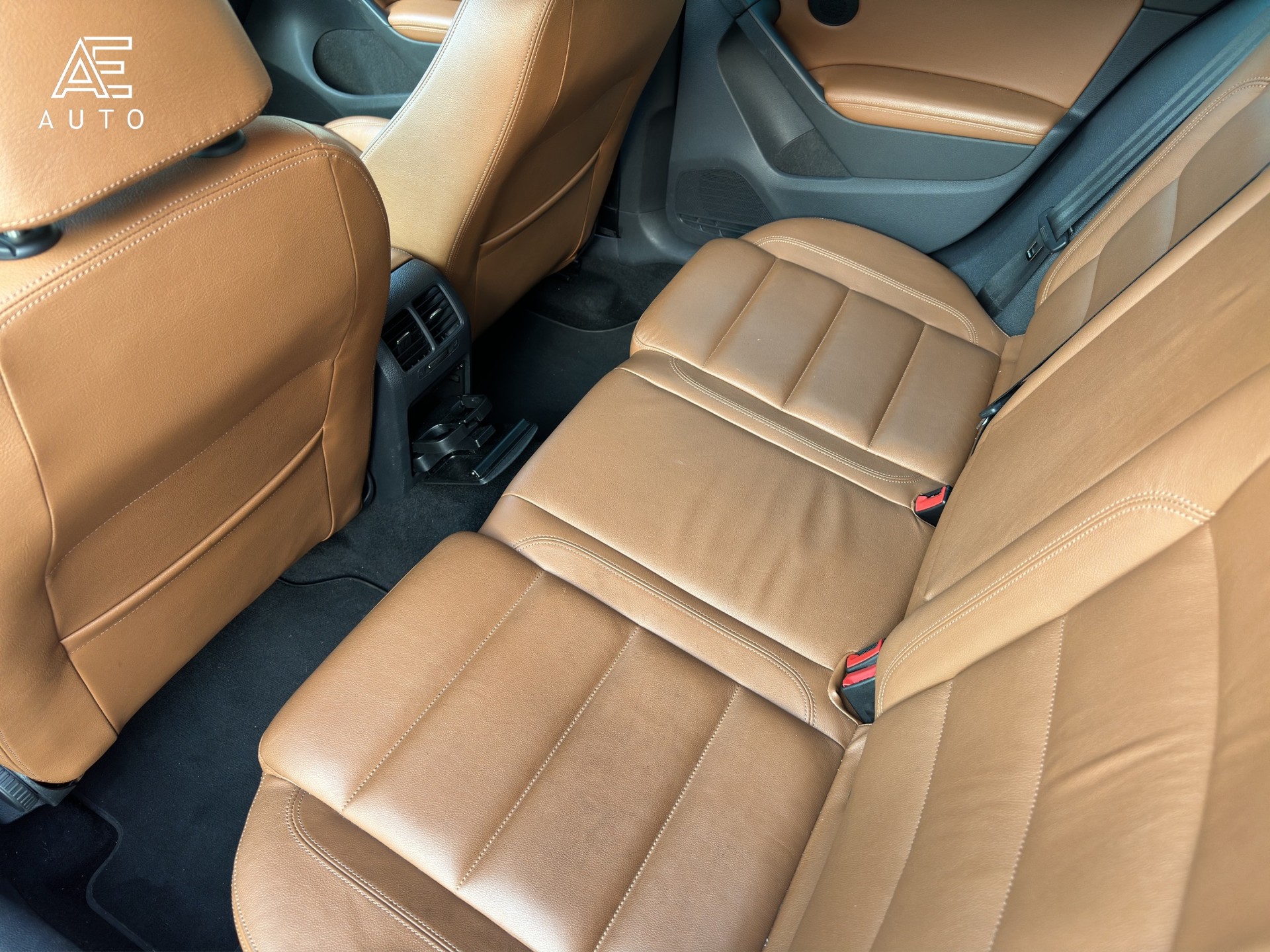 VW Golf 2.0 TDI Highline DSG - 10