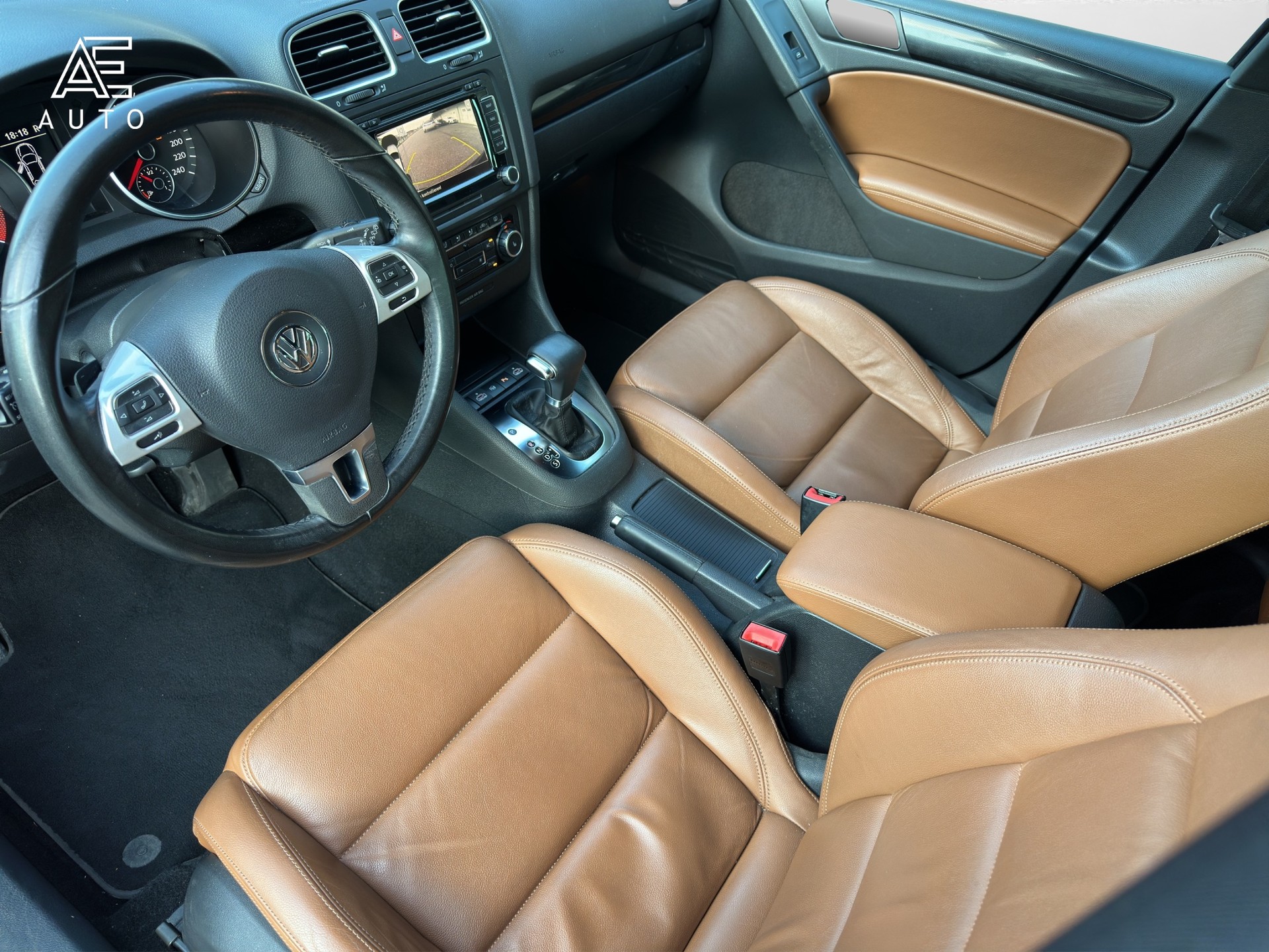 VW Golf 2.0 TDI Highline DSG - 8