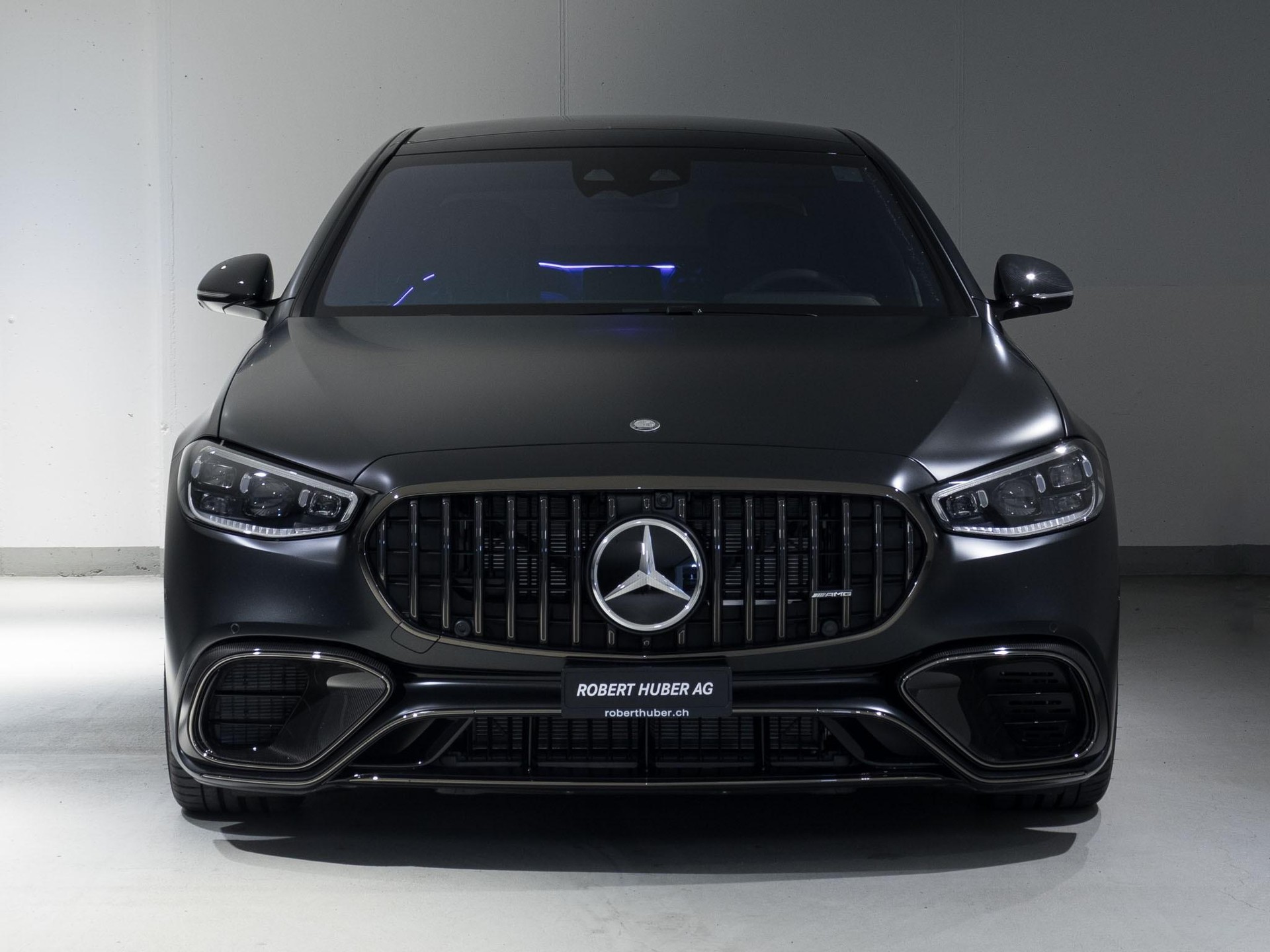 MERCEDES-BENZ S 63 AMG E Performance - 3