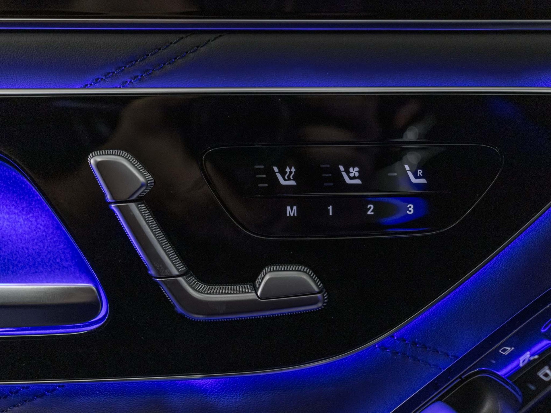 MERCEDES-BENZ S 63 AMG E Performance - 13