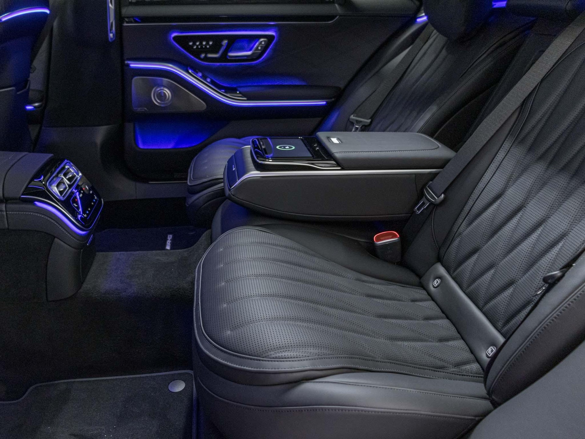 MERCEDES-BENZ S 63 AMG E Performance - 9