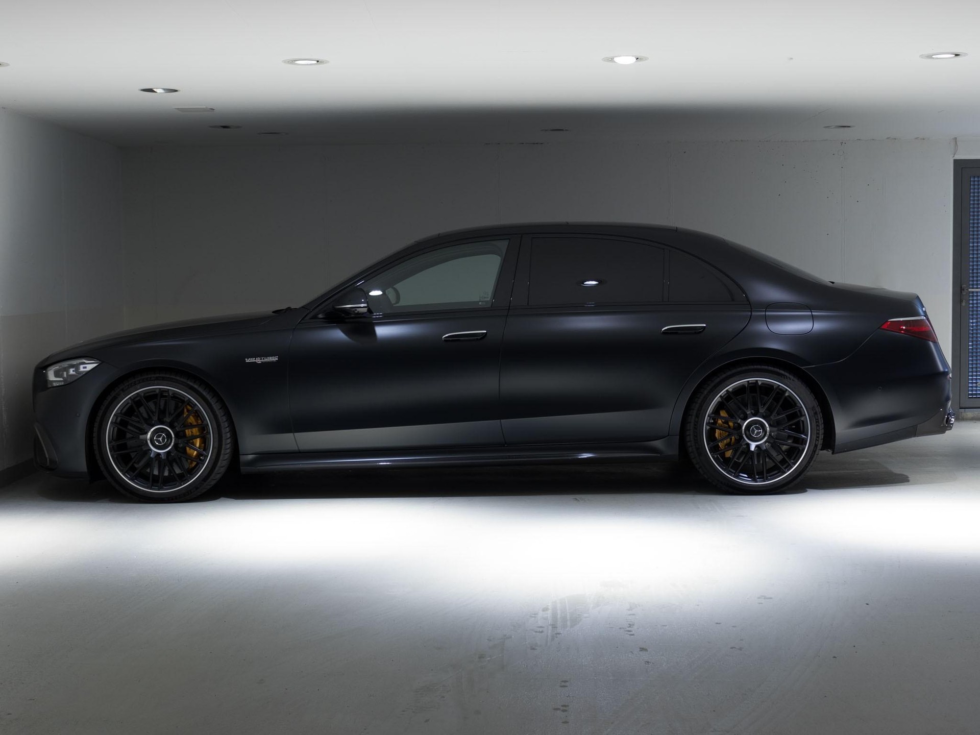 MERCEDES-BENZ S 63 AMG E Performance - 6