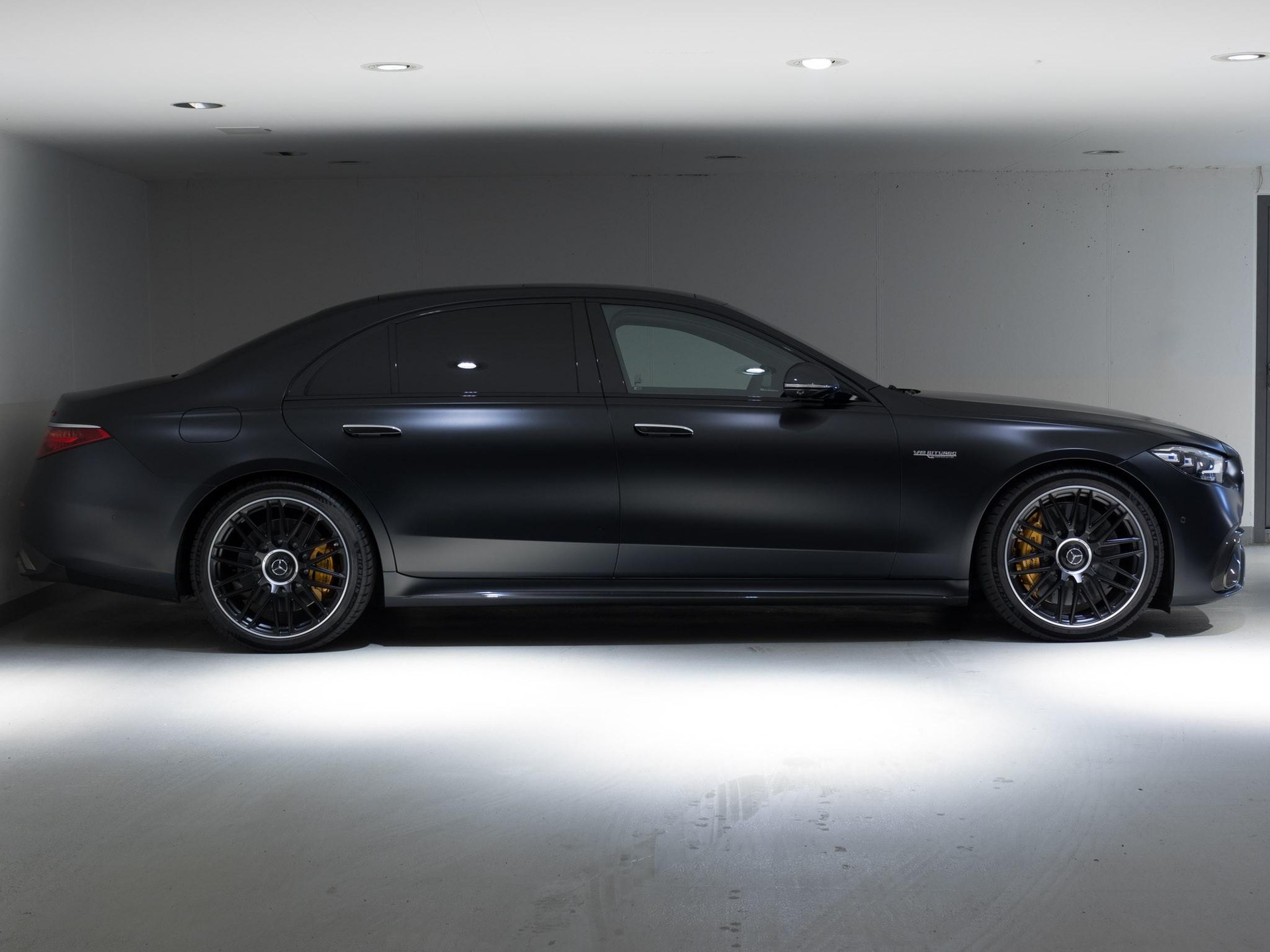 MERCEDES-BENZ S 63 AMG E Performance - 2