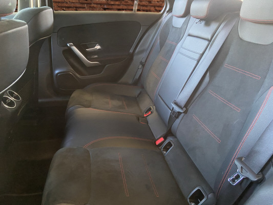 MERCEDES-BENZ A 200 AMG Line - 14