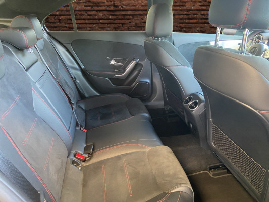 MERCEDES-BENZ A 200 AMG Line - 13