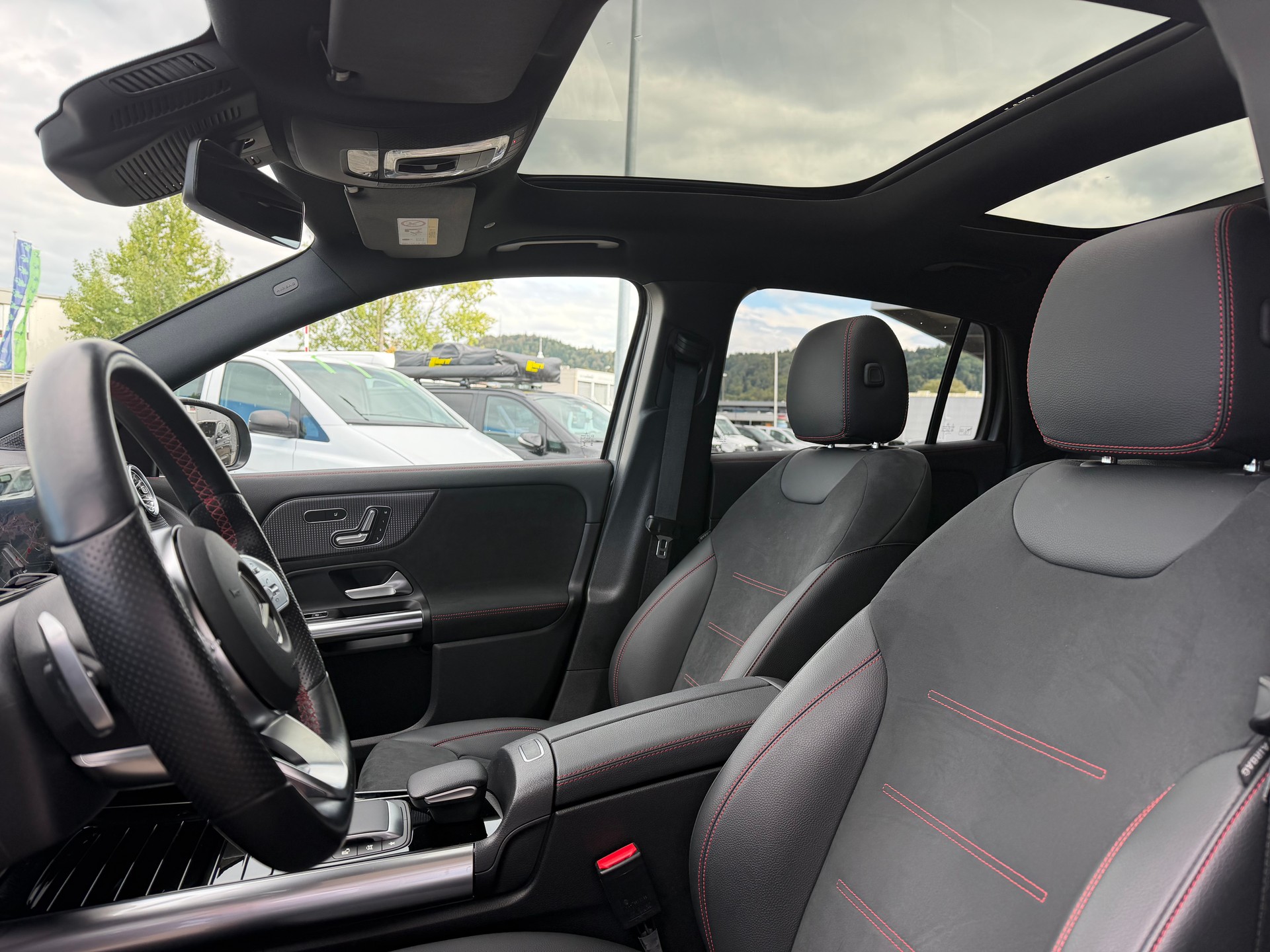 MERCEDES-BENZ EQA 350 AMG Line 4Matic - 6