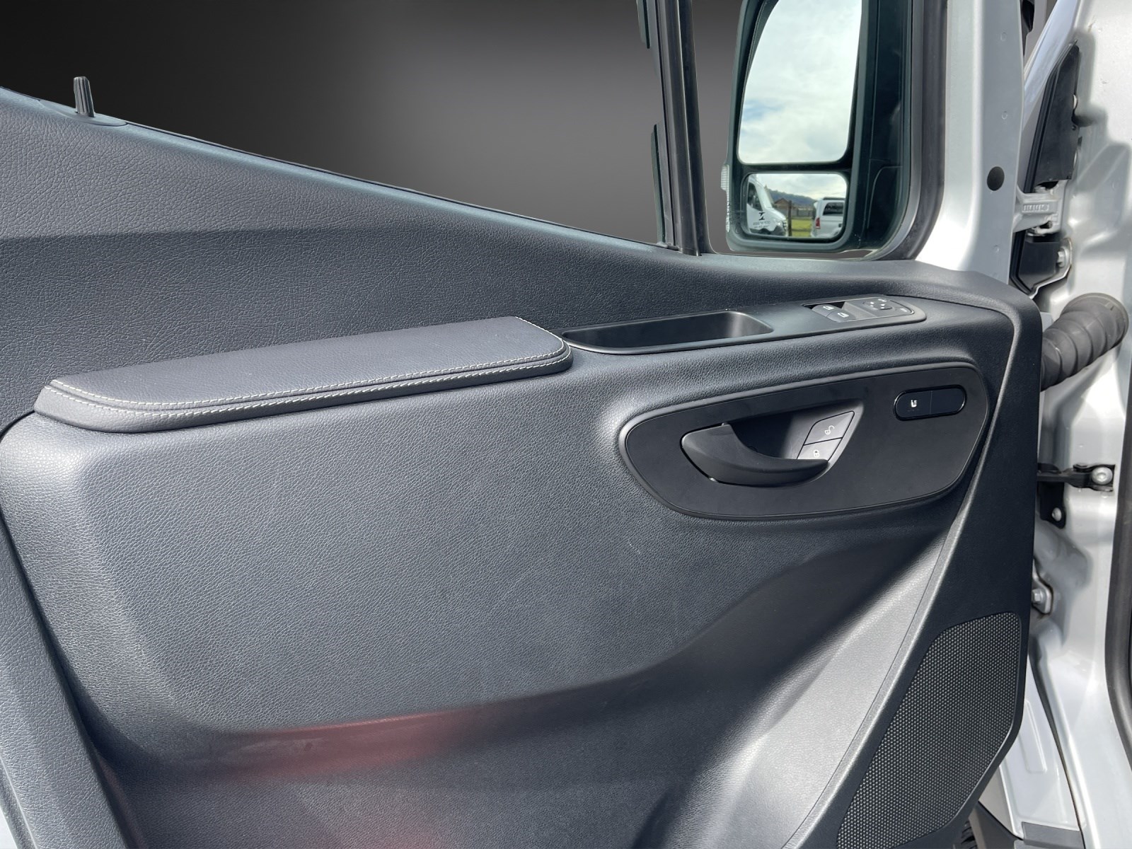 MERCEDES-BENZ eSprinter 312 47kWh Standard - 6