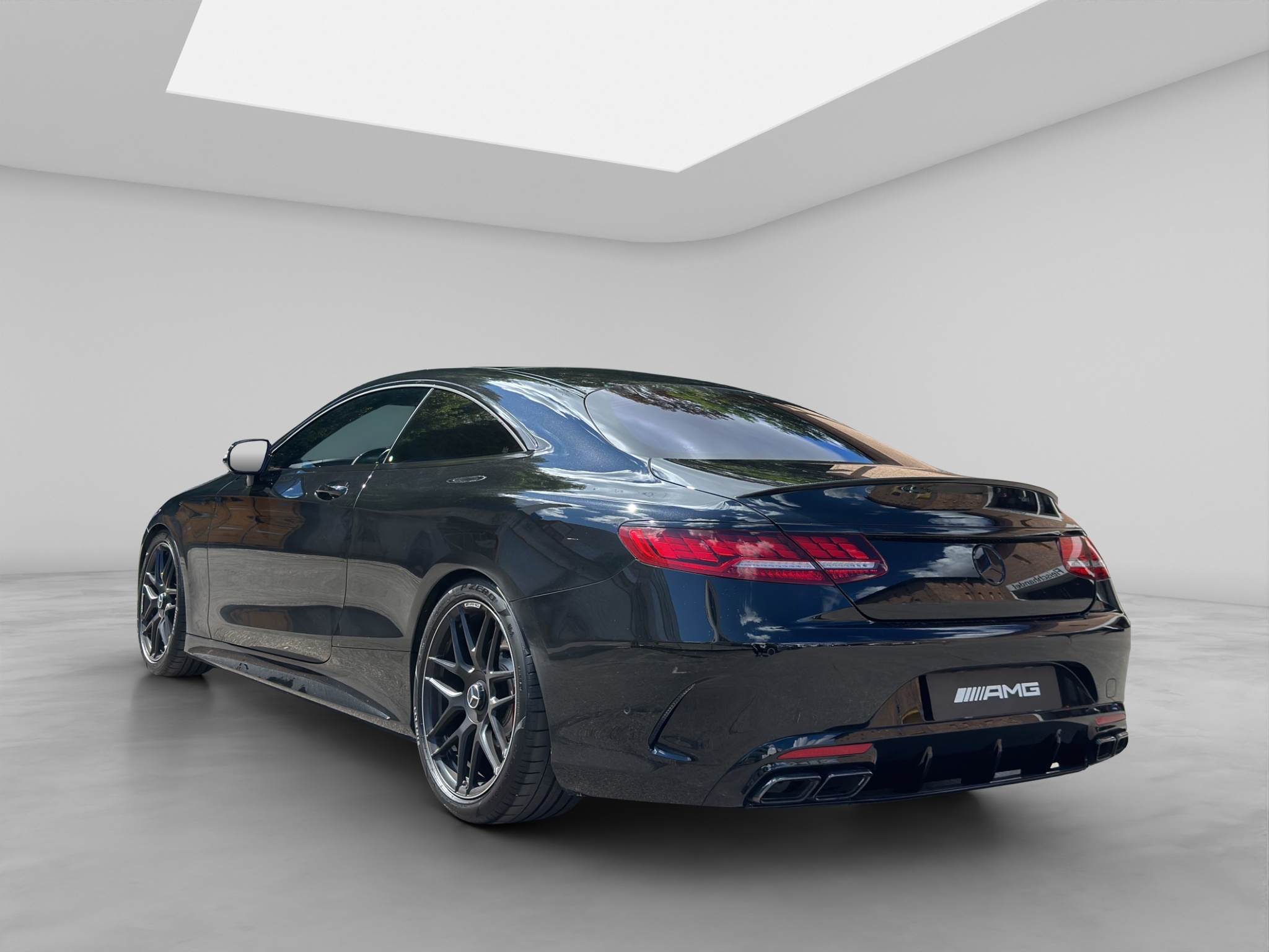 MERCEDES-BENZ S 63 AMG 4