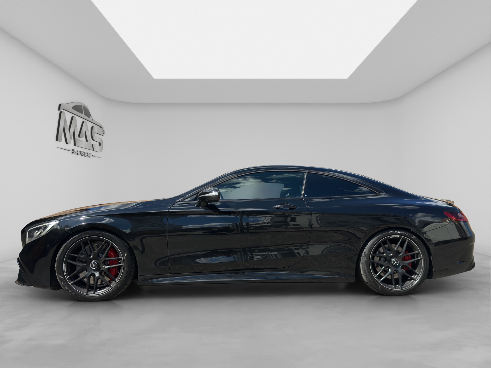 MERCEDES-BENZ S 63 AMG 3