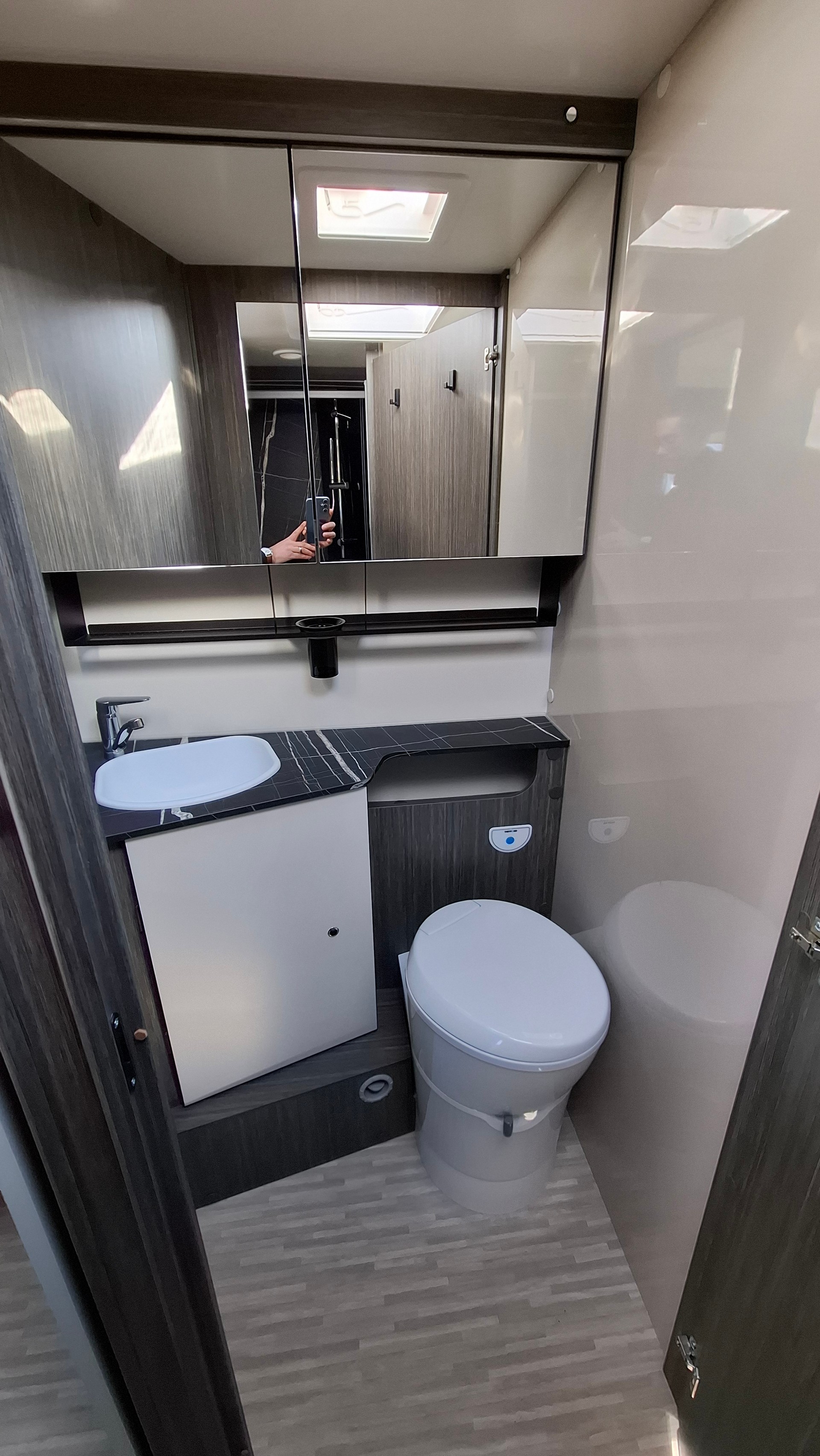 MCLOUIS Nevis 881 25 Edition - 10