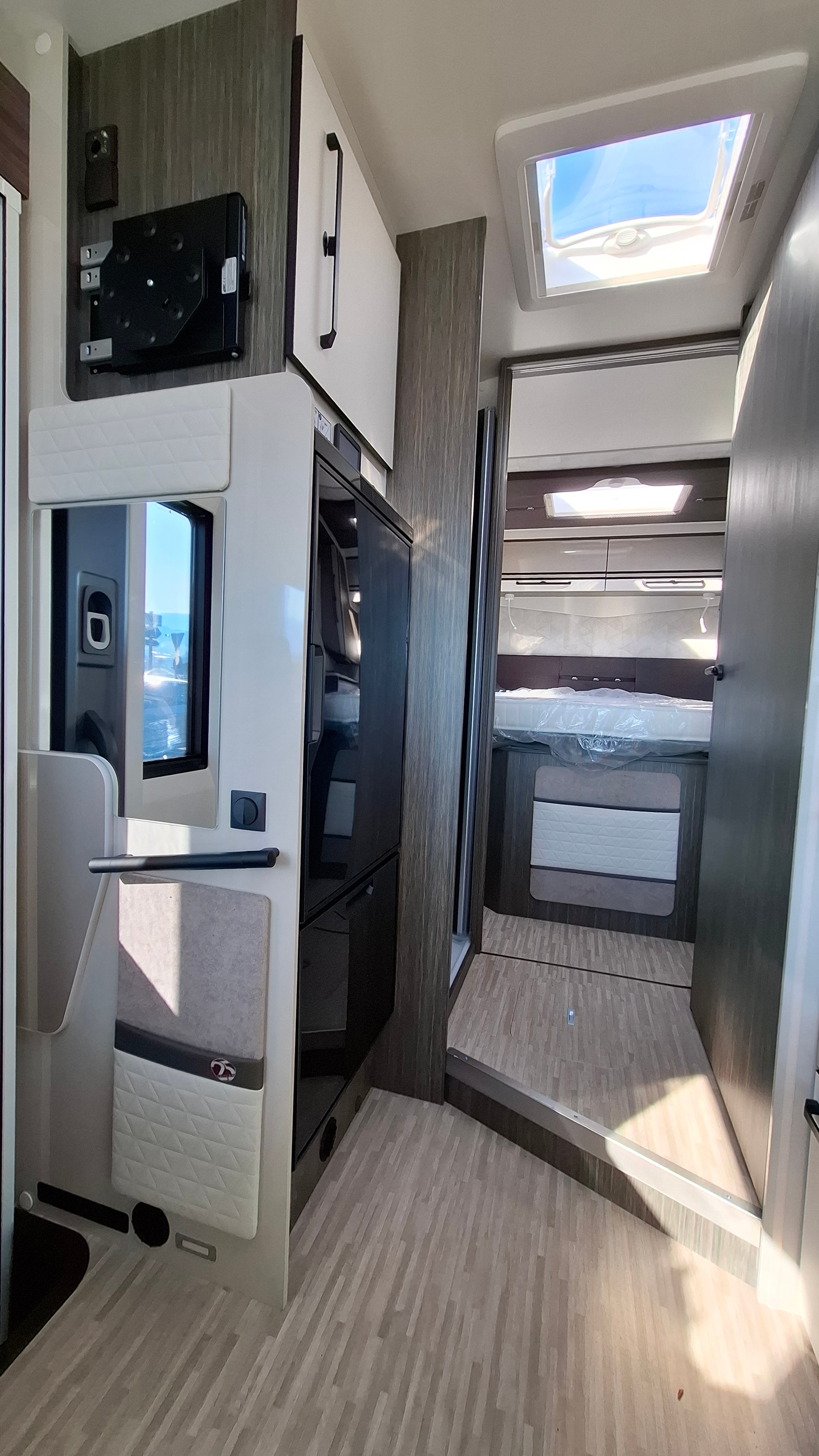 MCLOUIS Nevis 881 25 Edition - 8