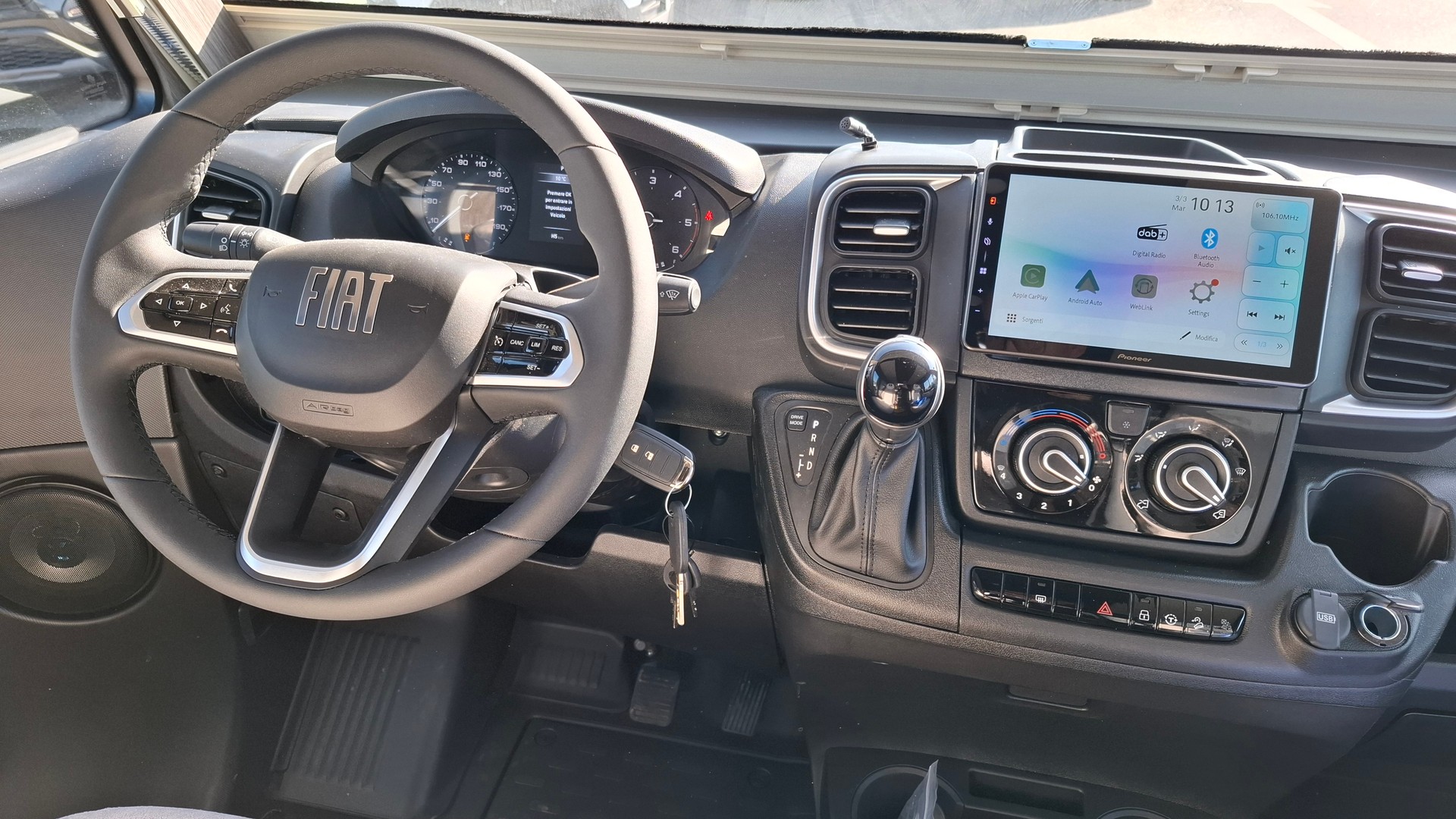 MCLOUIS Nevis 881 25 Edition - 4