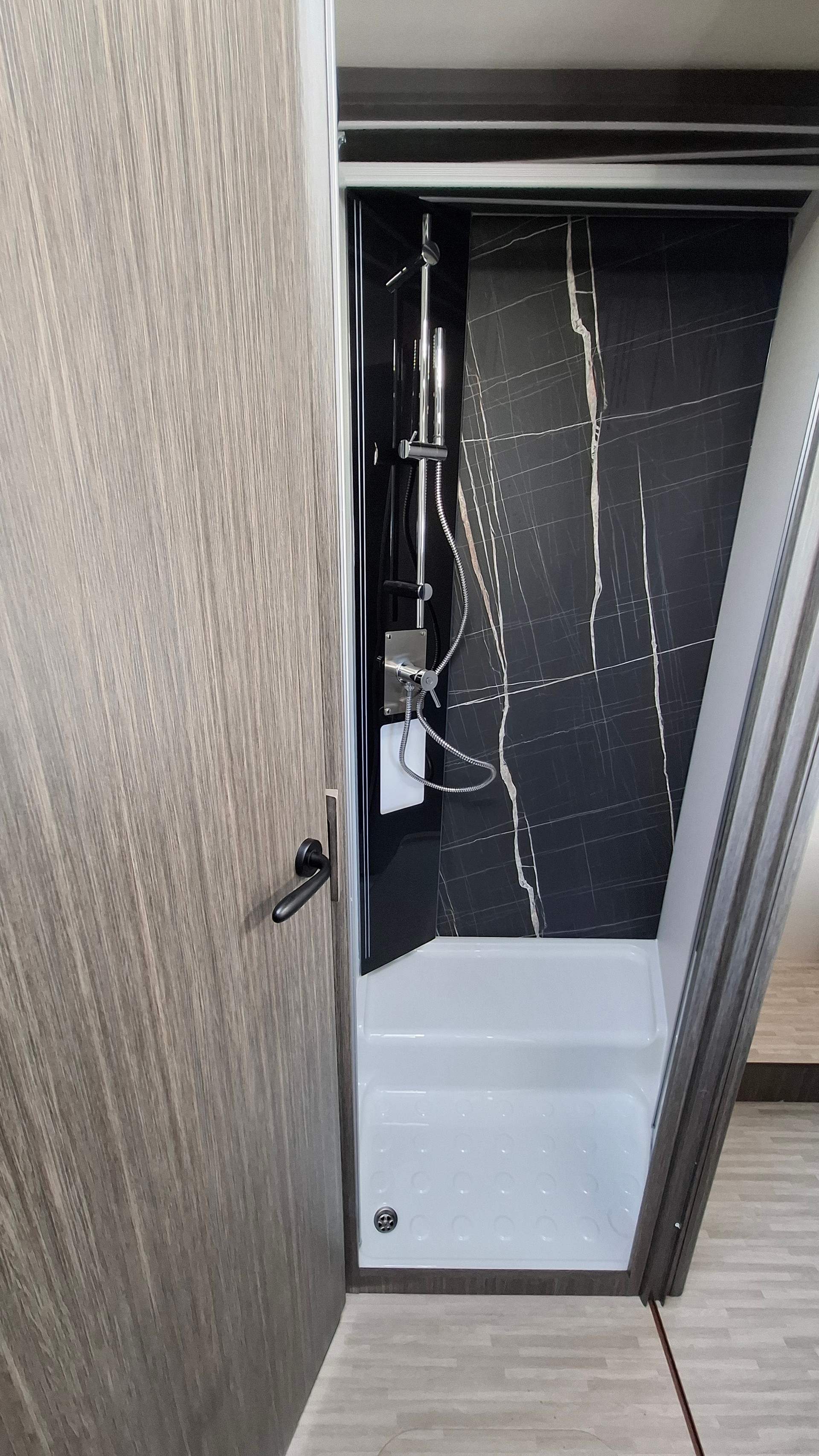 MCLOUIS Nevis 881 25 Edition - 11