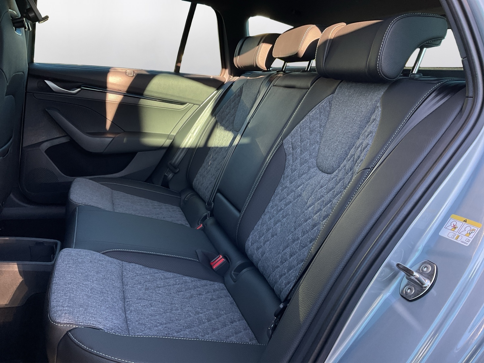 SKODA Octavia Combi 1.5 TSI mHEV DSG Sport Line - 11