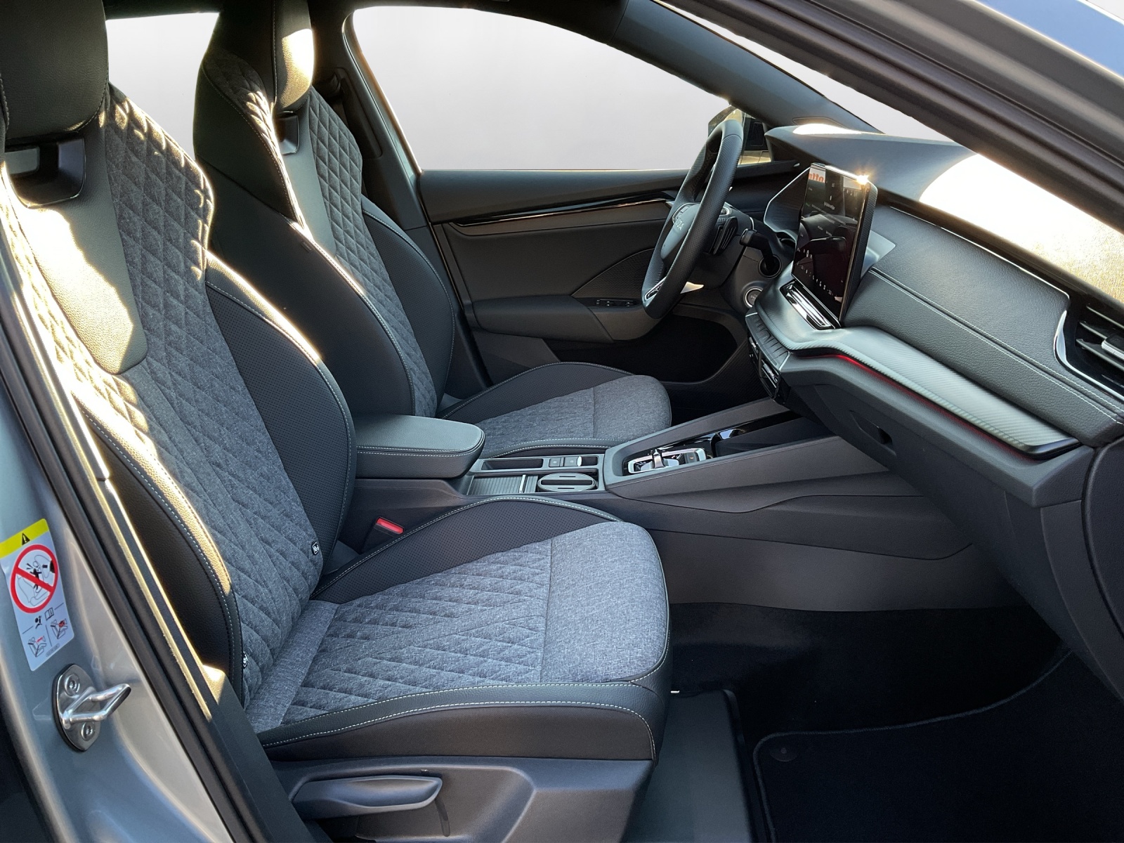 SKODA Octavia Combi 1.5 TSI mHEV DSG Sport Line - 14