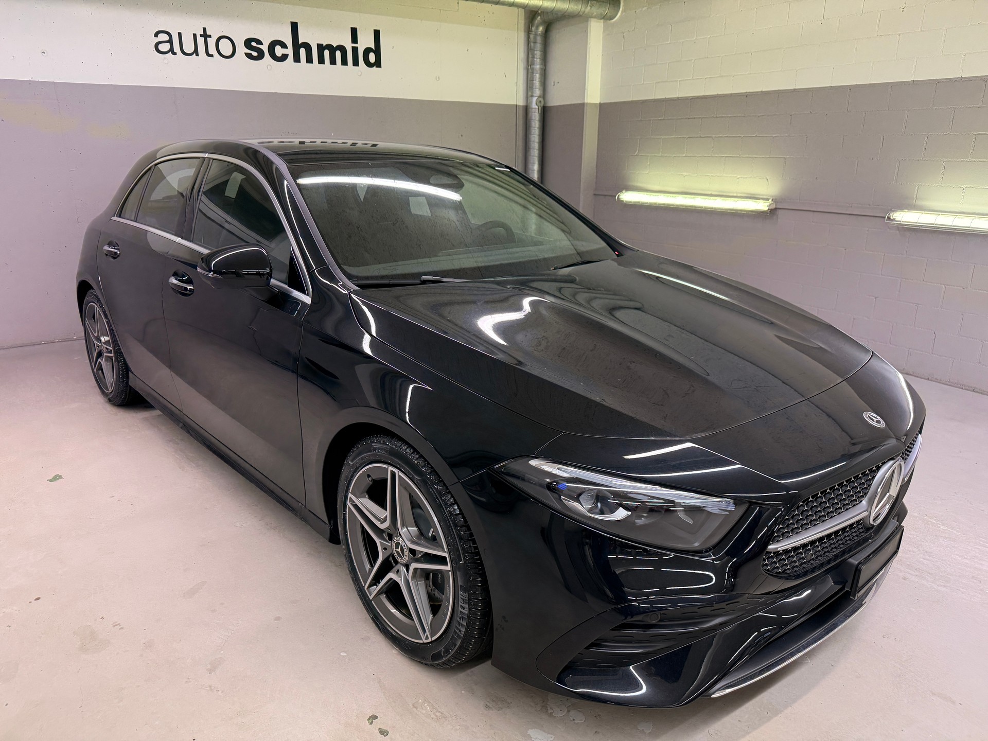 MERCEDES-BENZ A 250 4MATIC Kompaktlimousine - 2