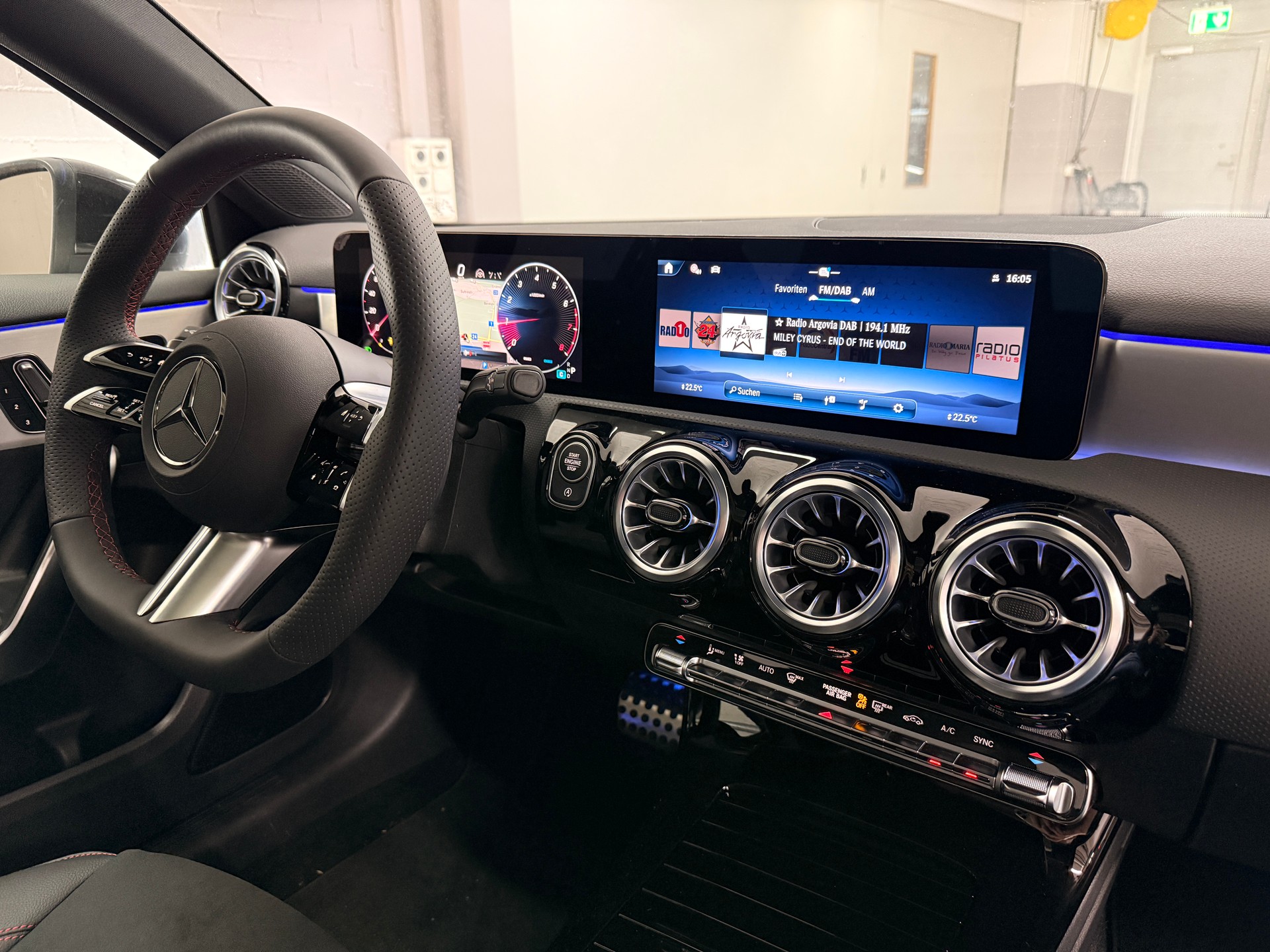 MERCEDES-BENZ A 250 4MATIC Kompaktlimousine - 13