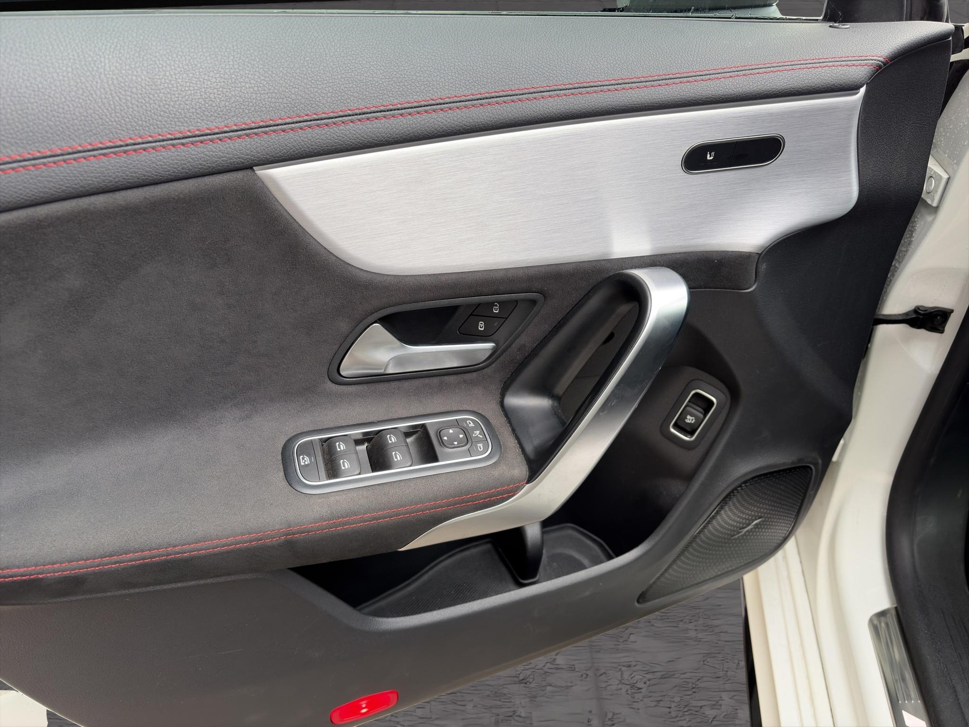 MERCEDES-BENZ CLA 35 AMG 4matic Shooting Brake - 8