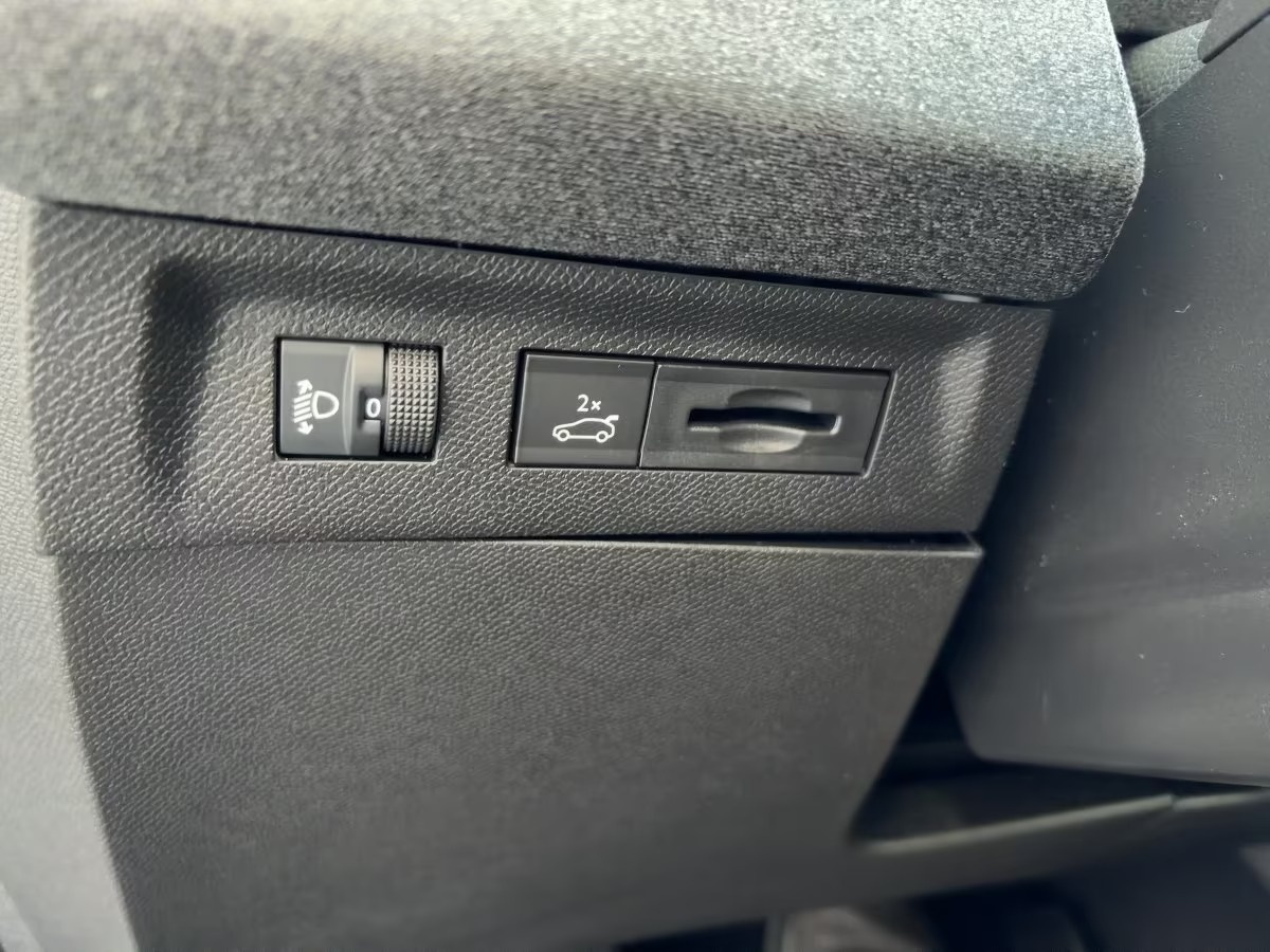 OPEL Grandland-e GS Anhängerkupplung - 17