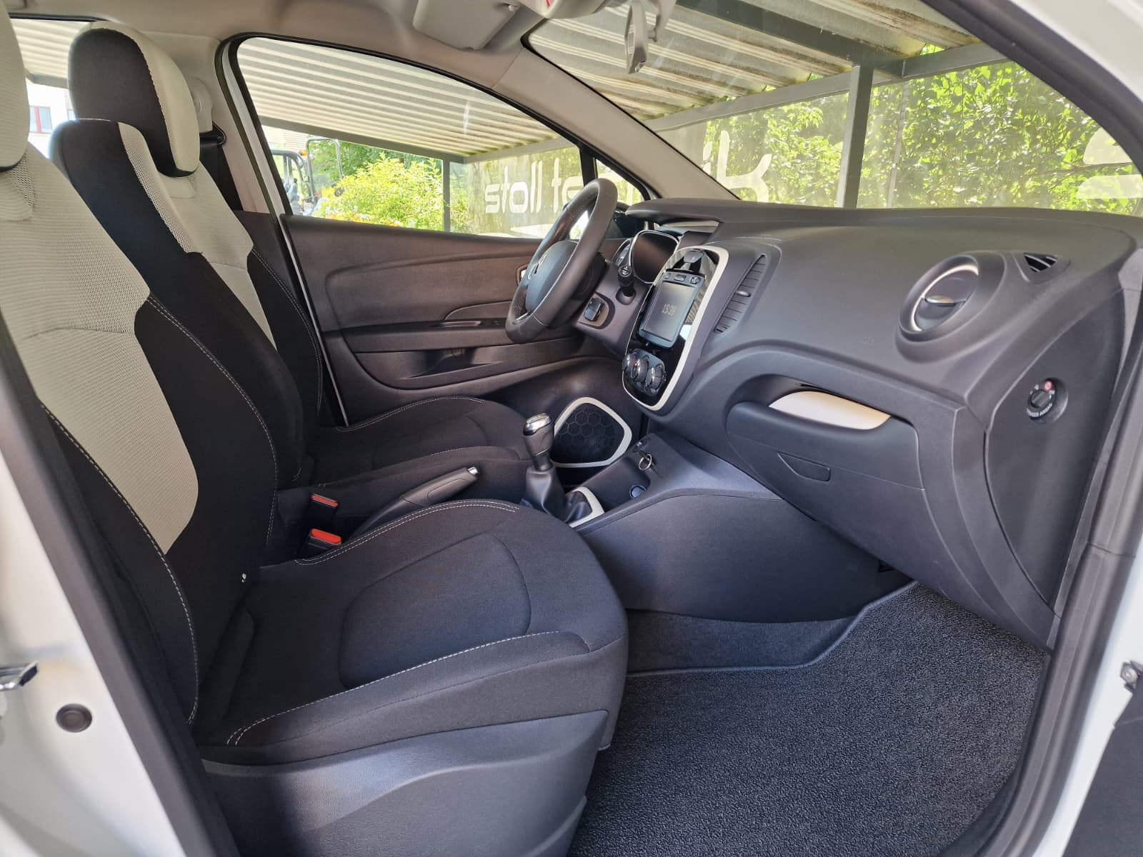 RENAULT Captur 0.9 12V Intens - 8