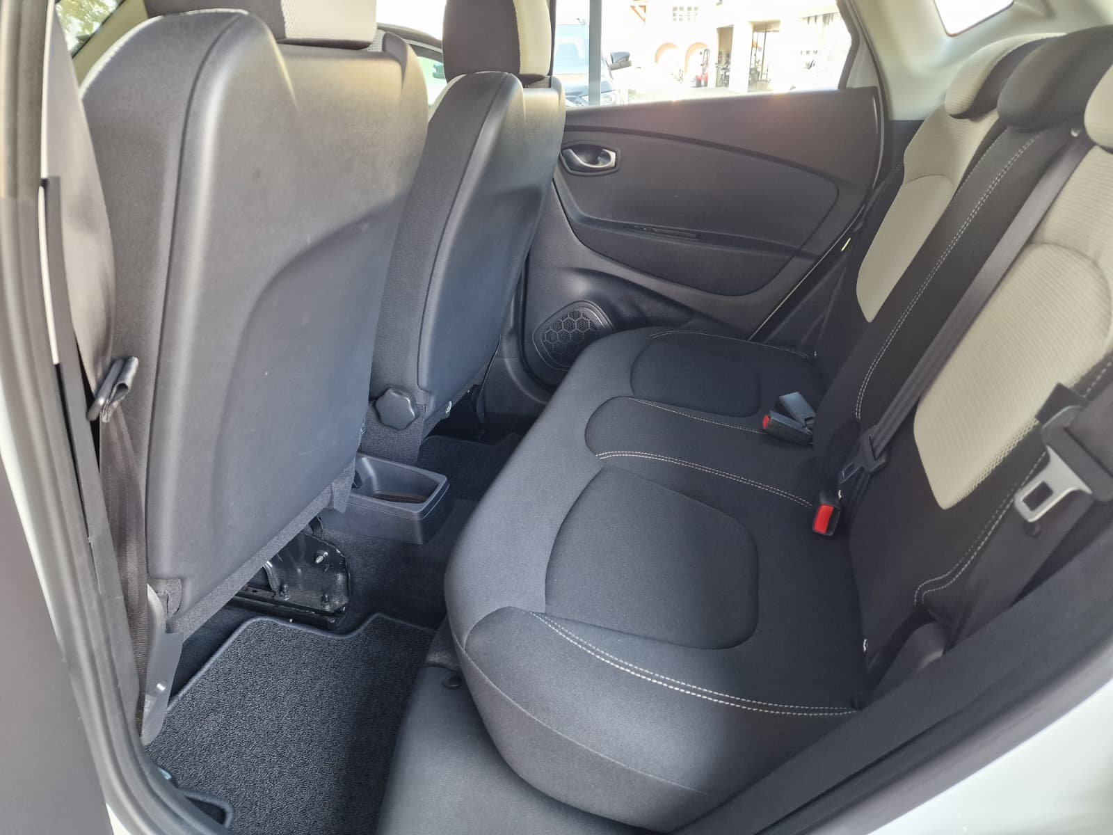 RENAULT Captur 0.9 12V Intens - 9