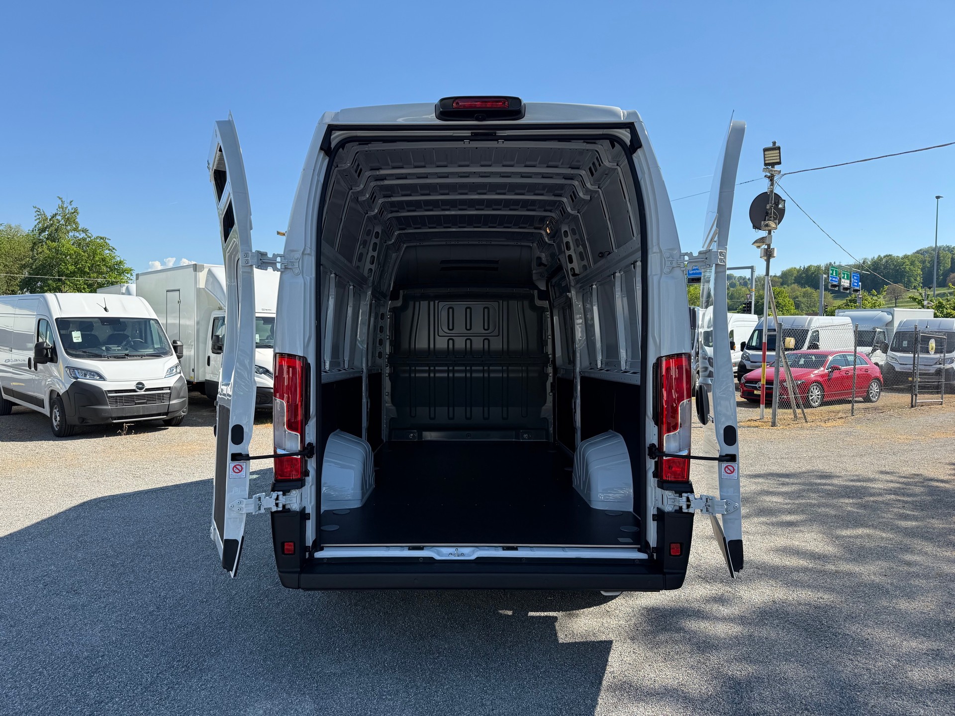 CITROEN Jumper 35+ 2.2 BlueHDI 180 PS Heavy L4H3 Neues Modell - 2