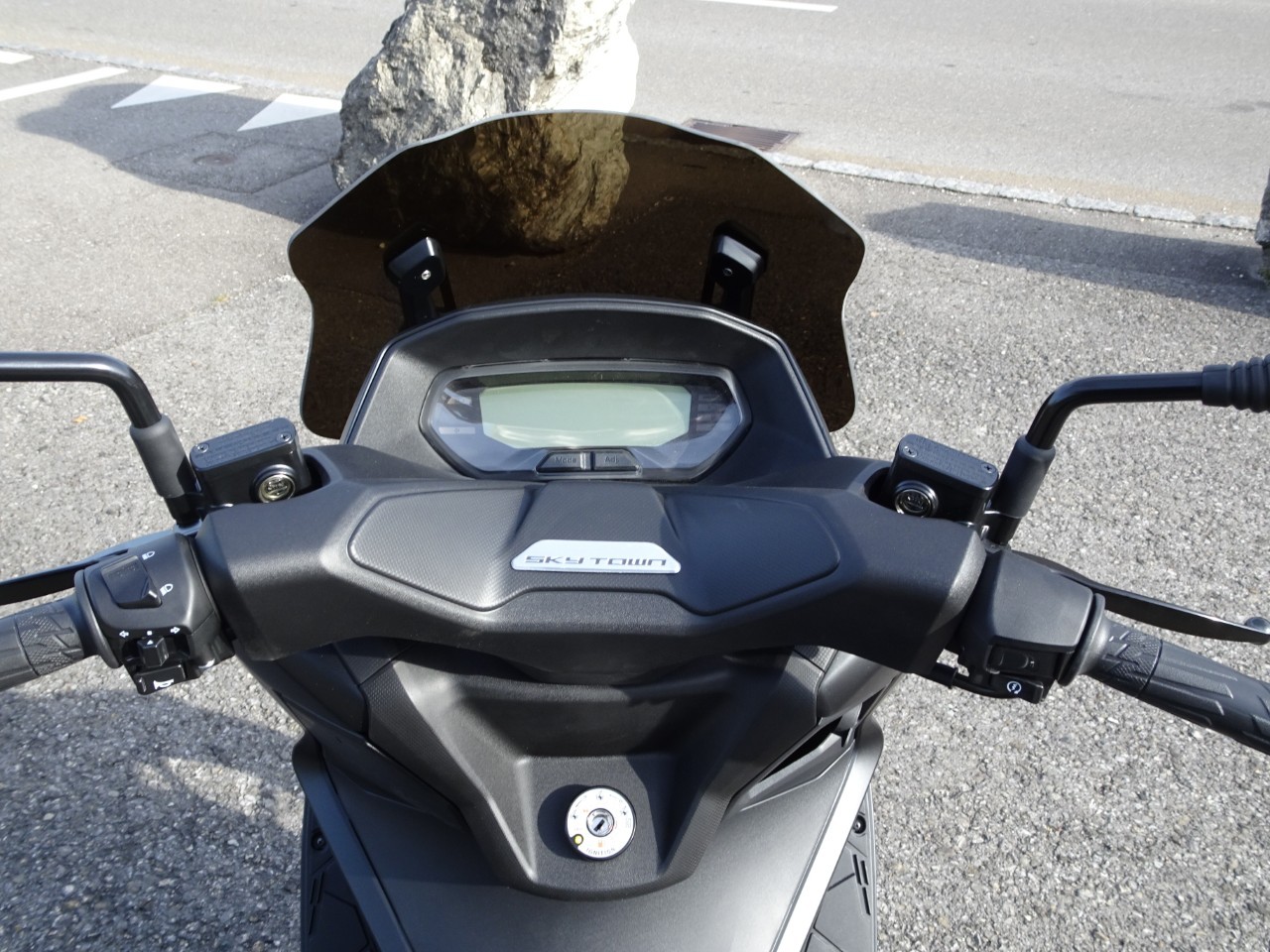 YAMAHA Kymco Sky Town 125 - 6