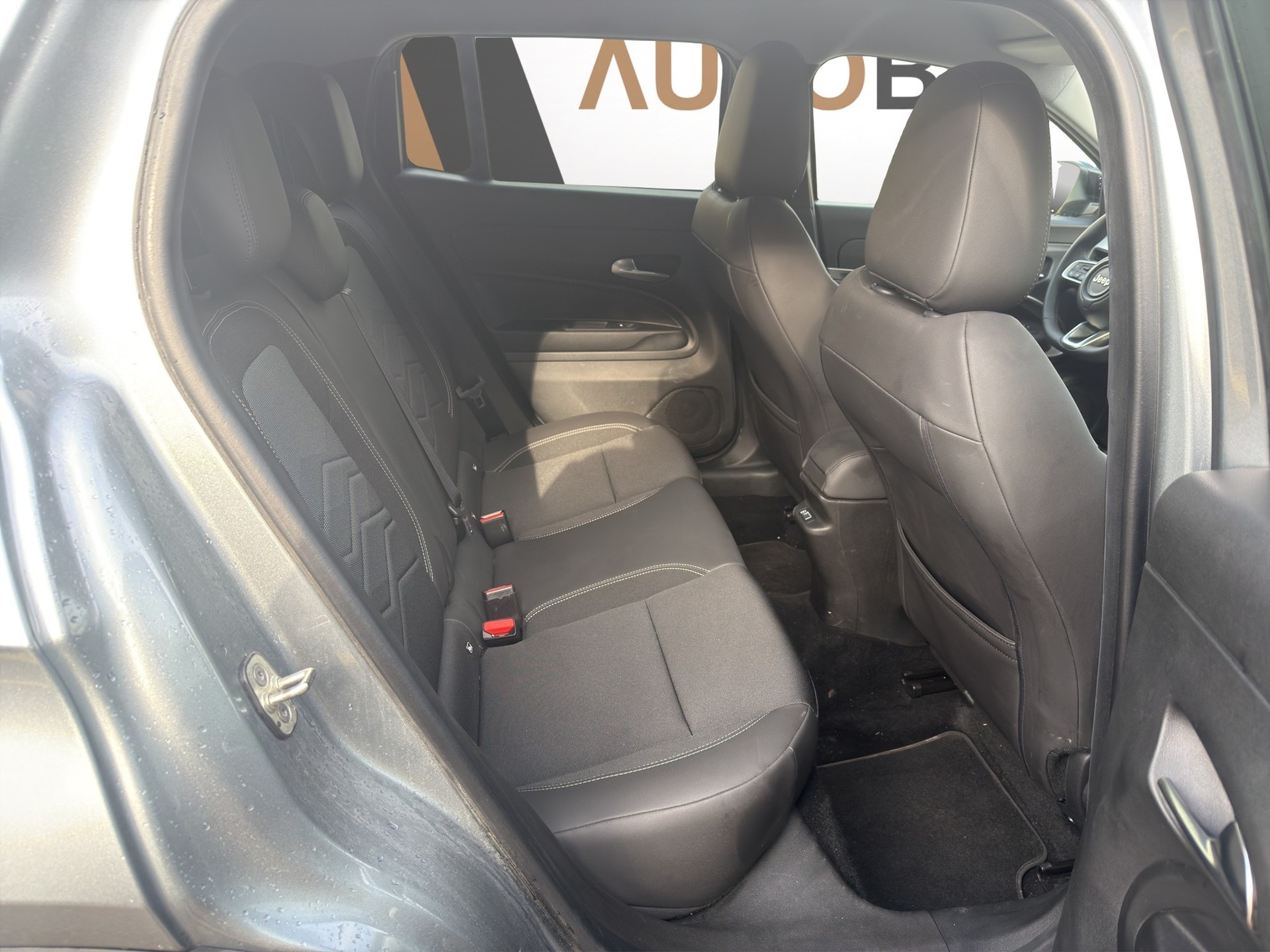 JEEP Avenger Summit - 12