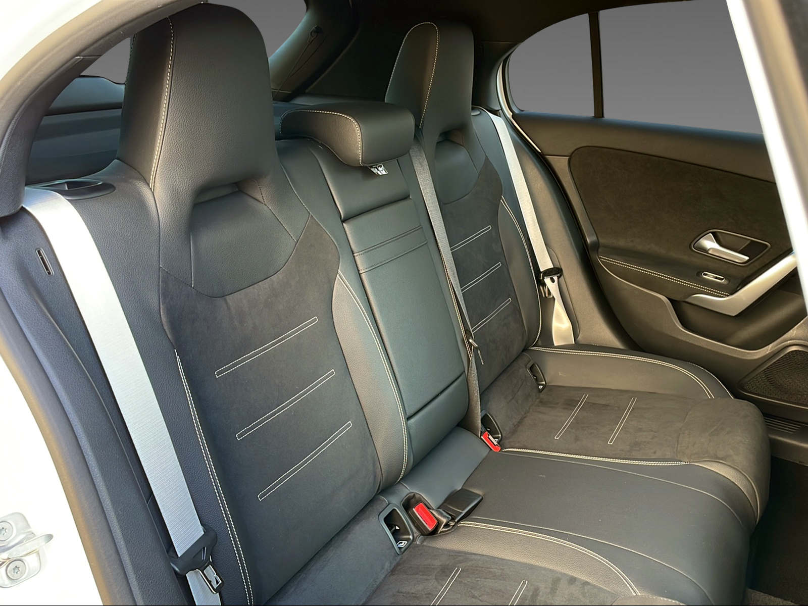 MERCEDES-BENZ A 180 d AMG Line - 10