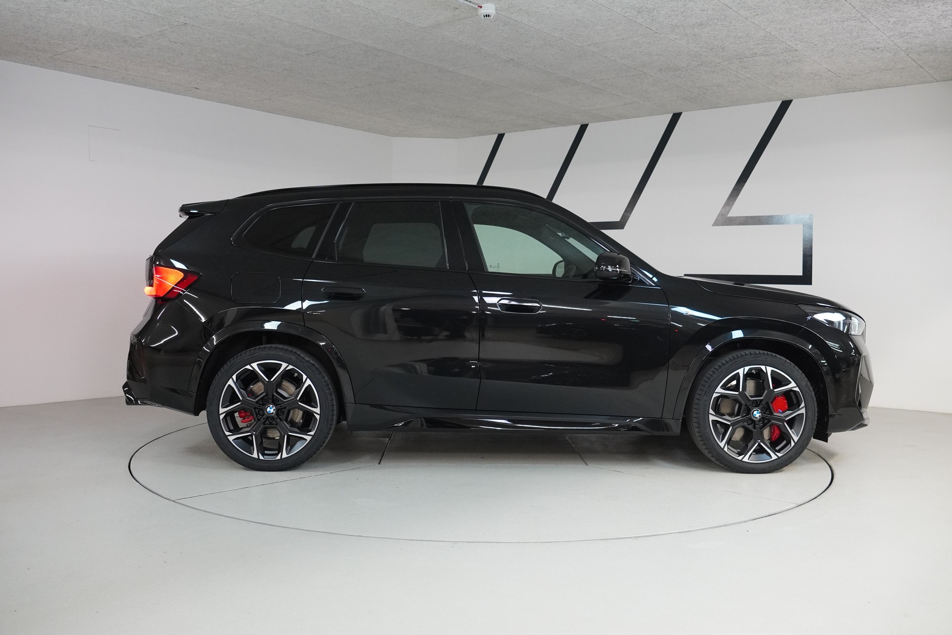 BMW X1 xDrive M35i - 8