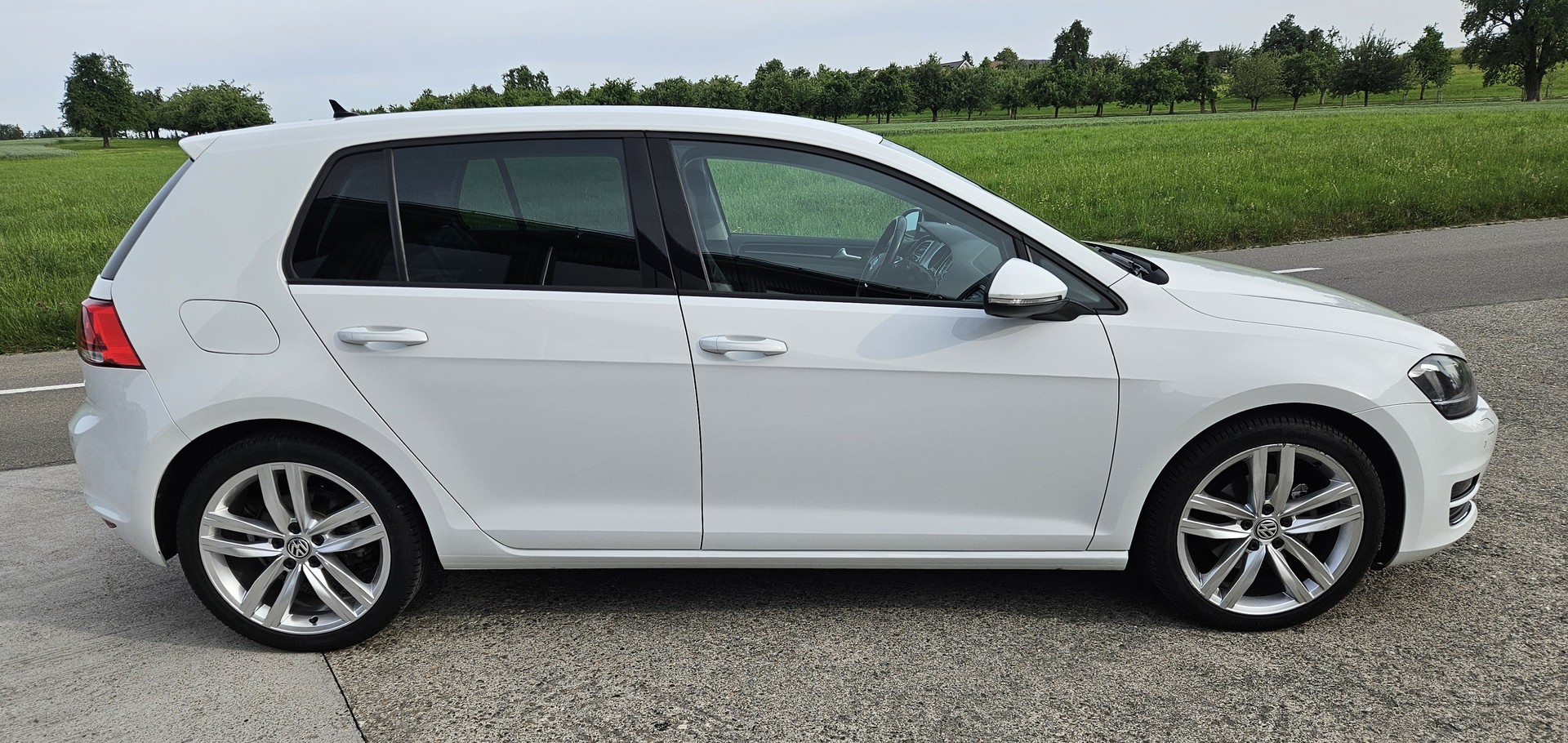 VW Golf 2.0 TDI Highline DSG - 8