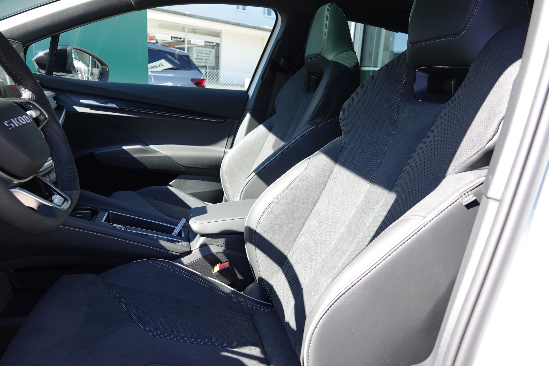 SKODA Enyaq 85x SportLine - 14