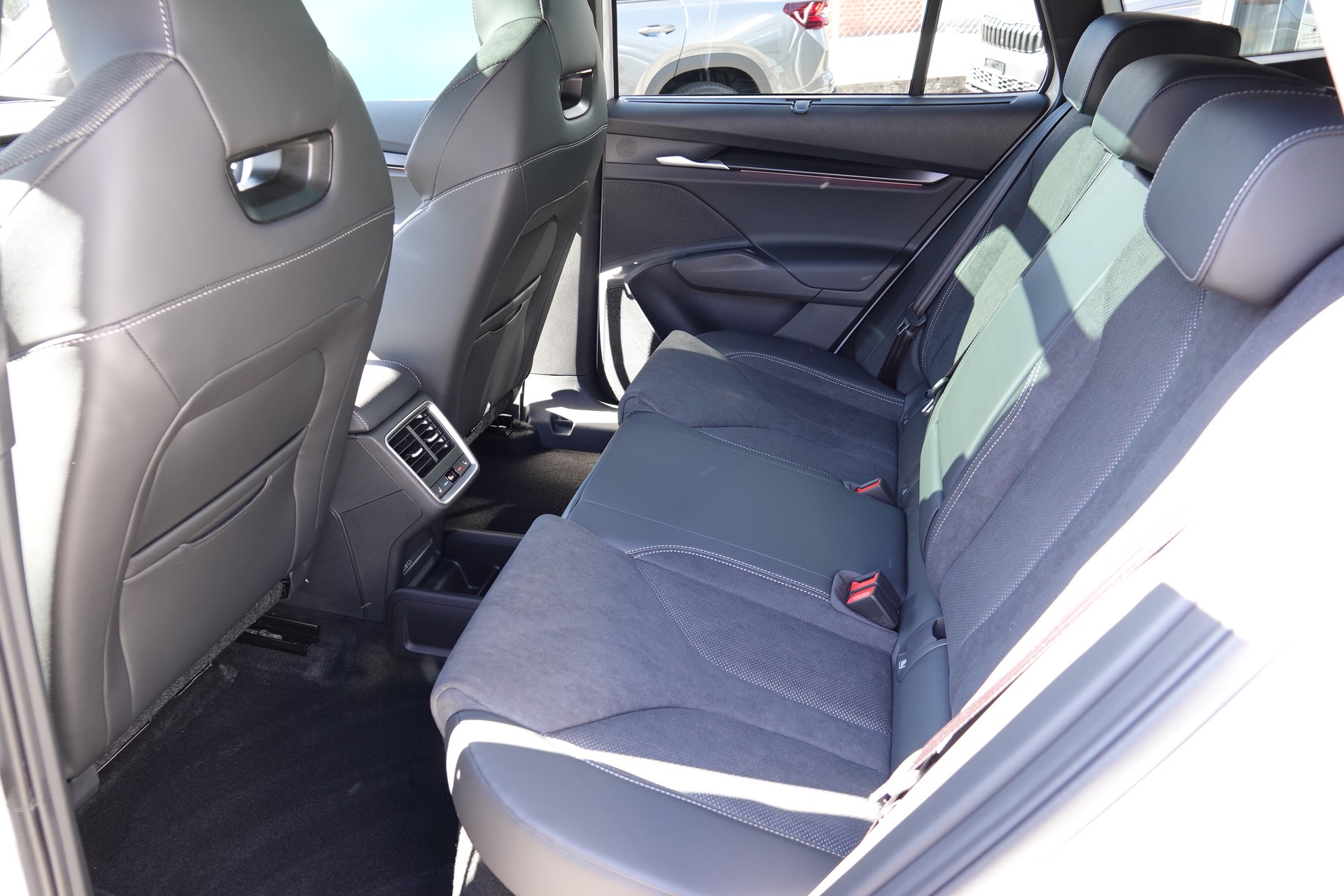 SKODA Enyaq 85x SportLine - 16