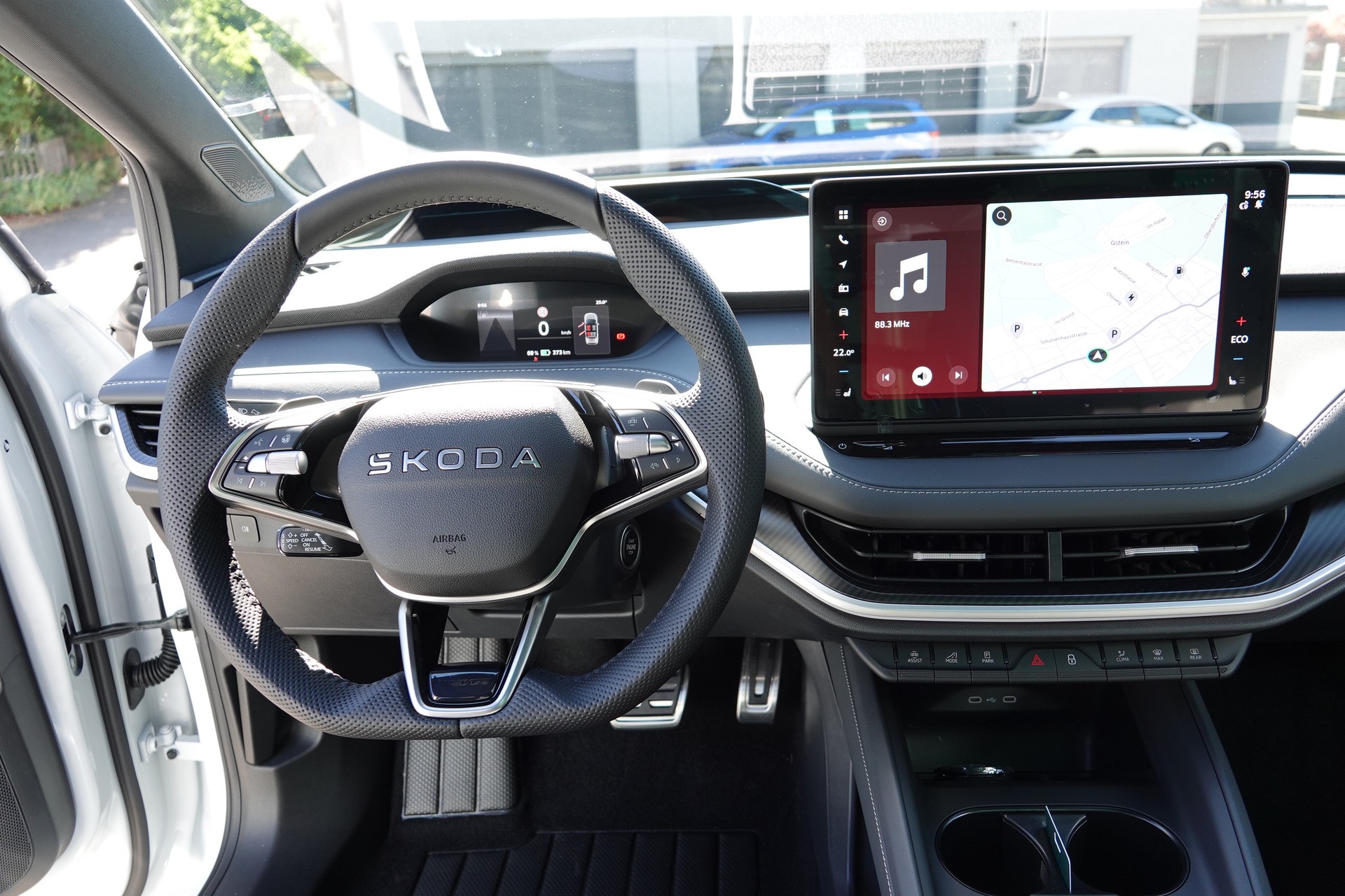 SKODA Enyaq 85x SportLine - 11