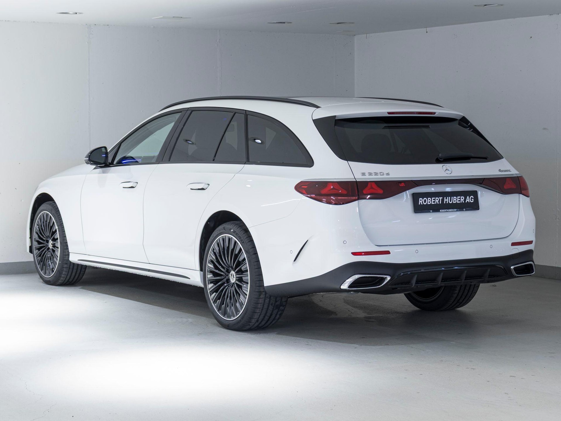 MERCEDES-BENZ E 220 d 4MATIC T-Modell - 5
